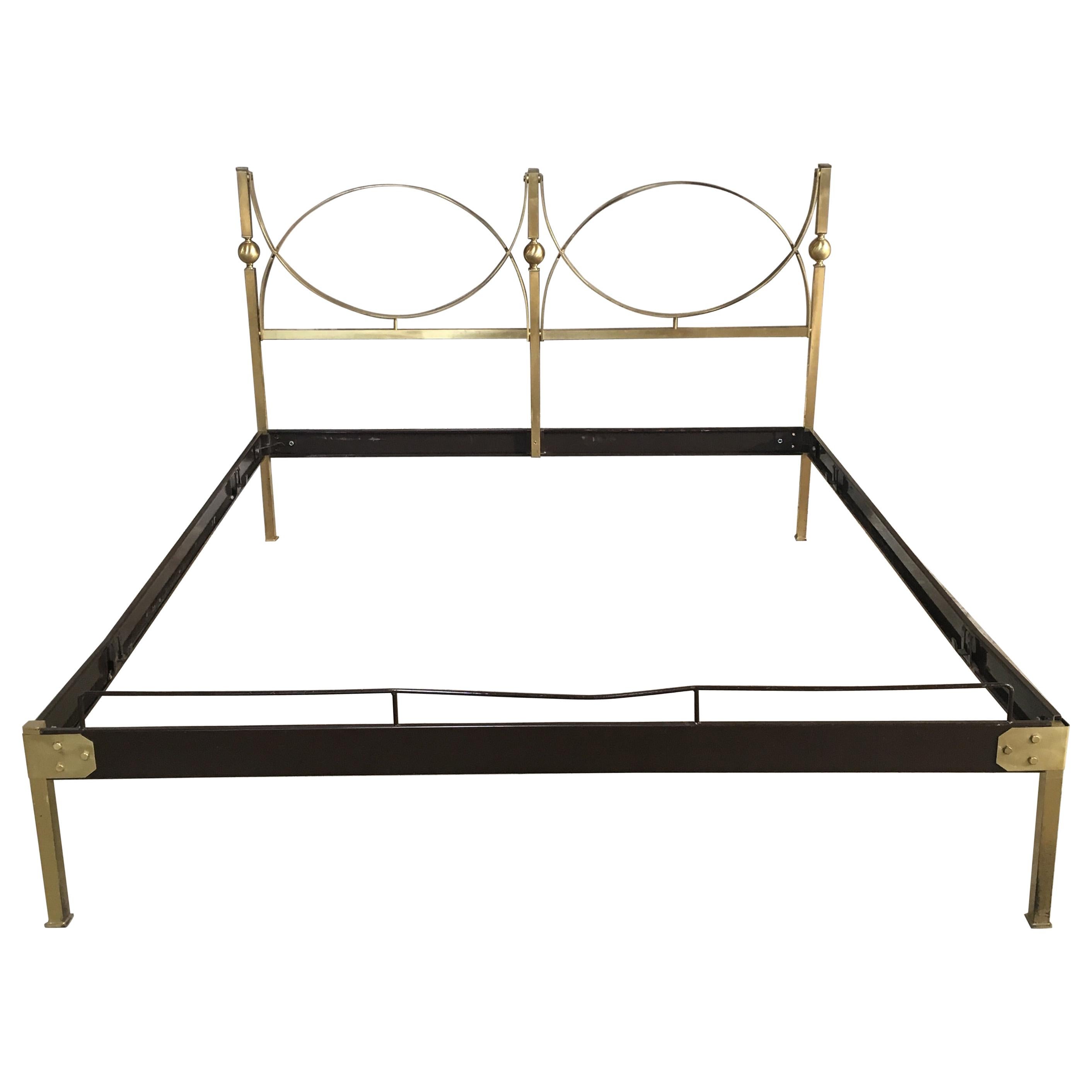 MidCentury Modern Italian Solid Brass Queen Size Bed, 1970s For Sale