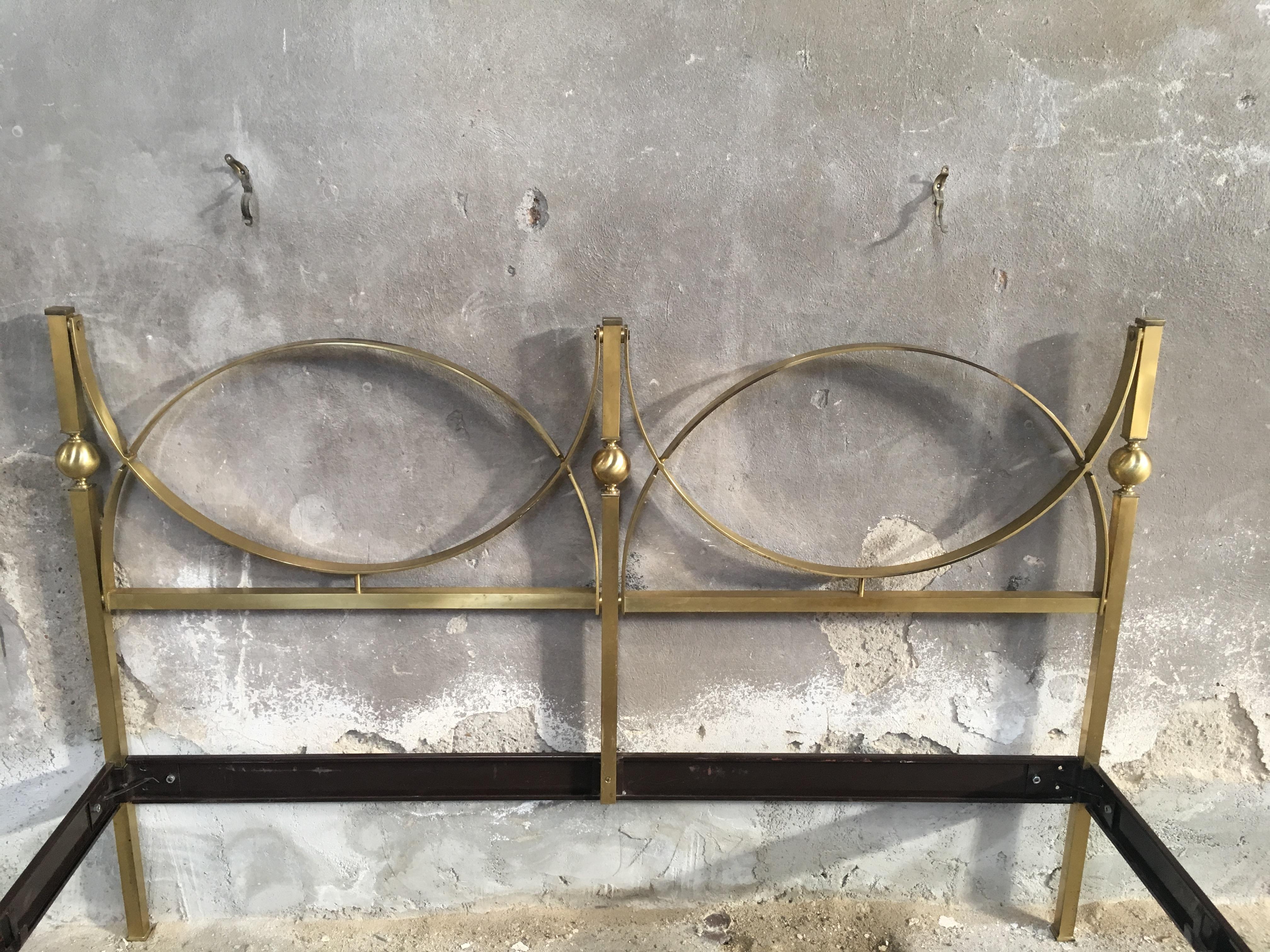 Metal Mid-Century Modern Italian Gilt Brass Double Bed with Lacquered Structure, 1960s For Sale