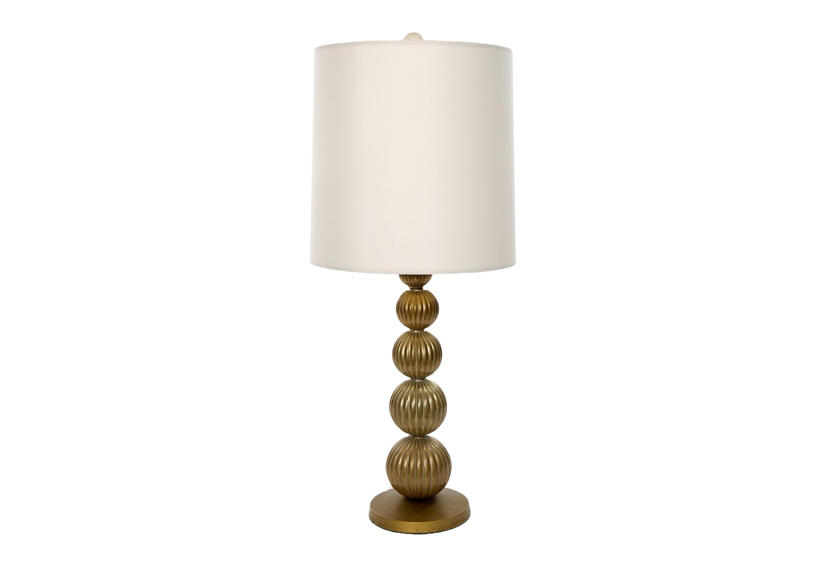 Lampada da tavolo a coppia in ottone dorato della modernità di metà secolo in vendita 6