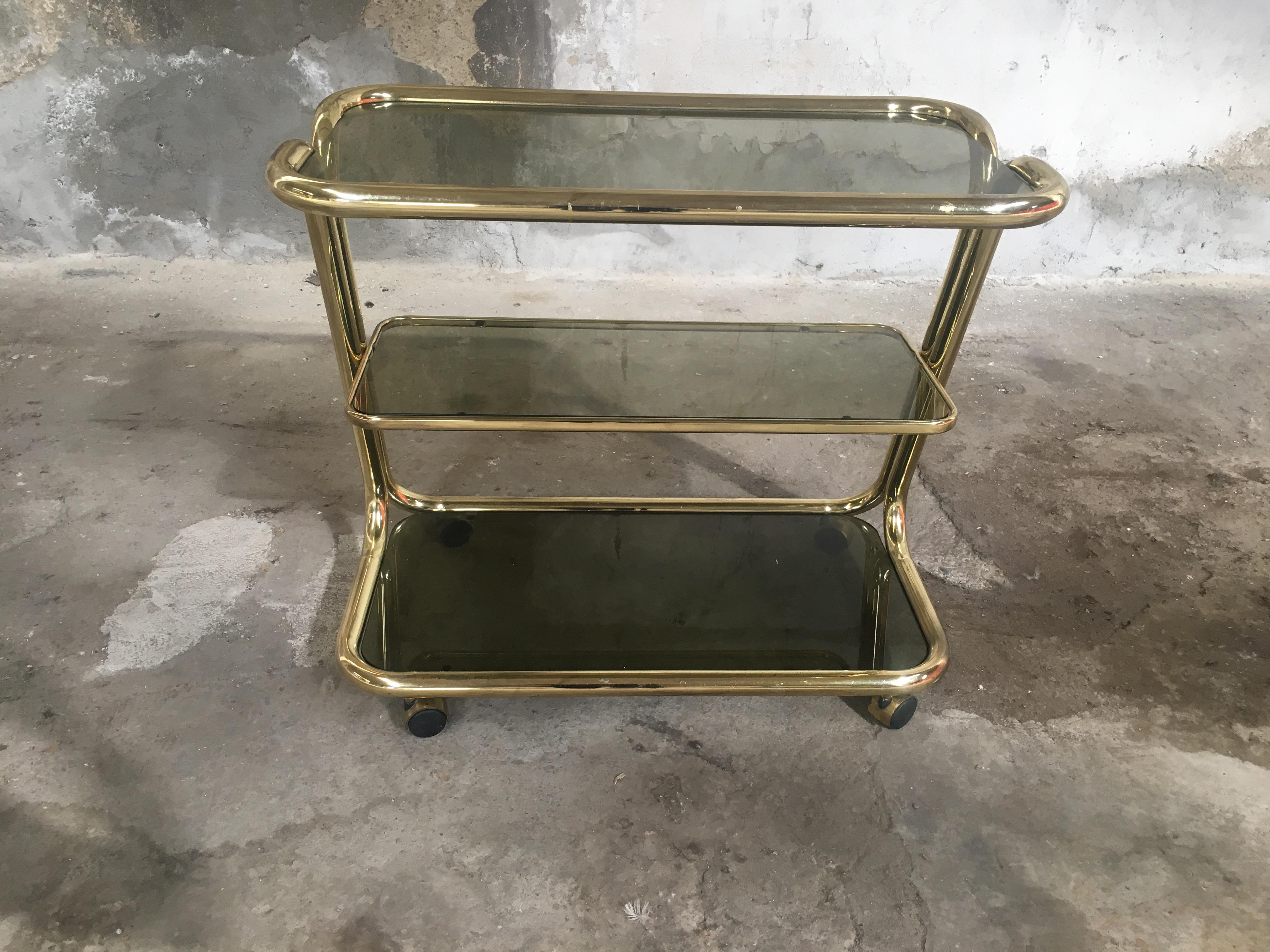 Mid-Century Modern Italian Gilt Metal Bar Cart with Smoked Glass Shelves, 1970s For Sale 4