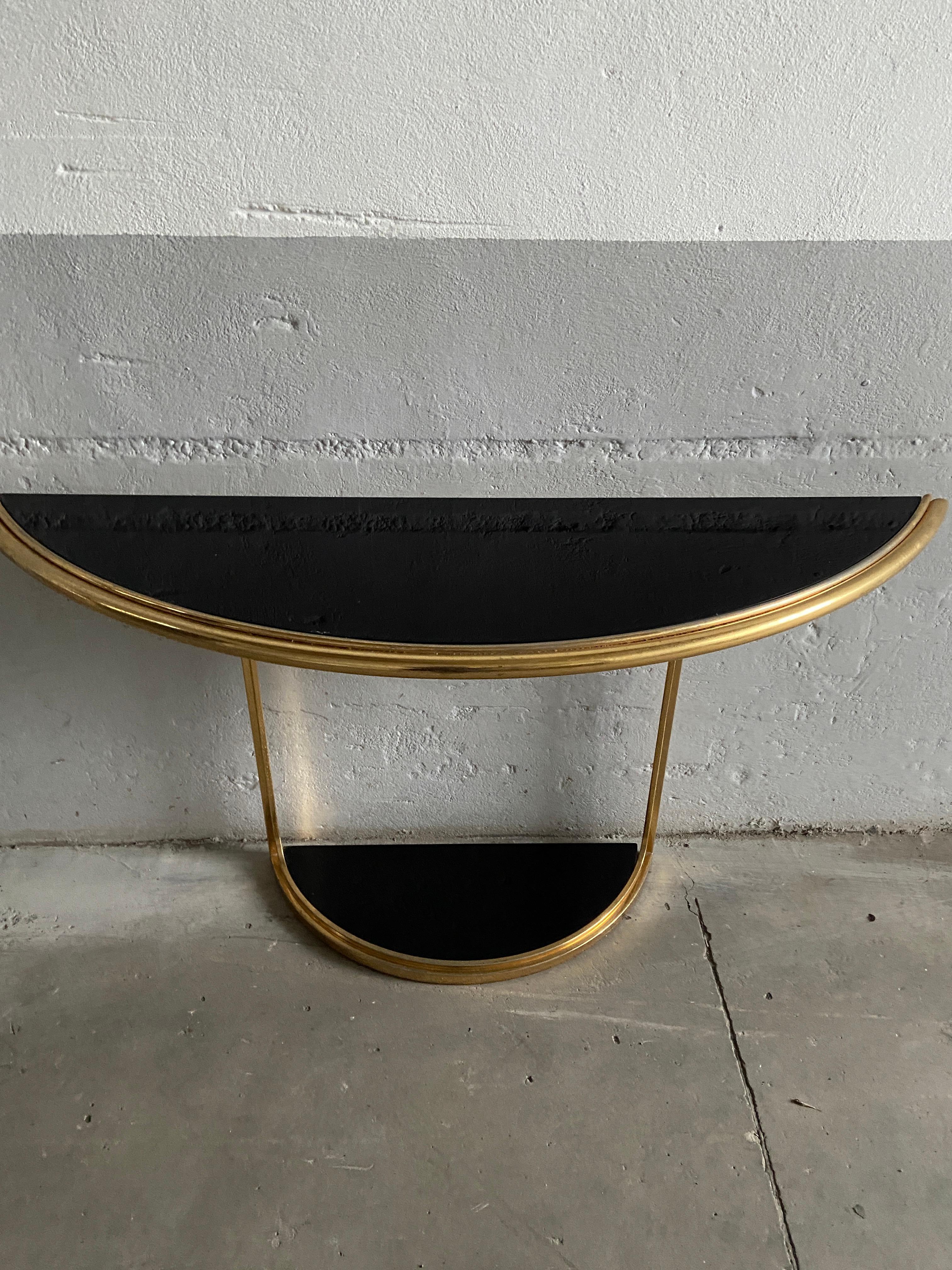 Mid-Century Modern Italian Gilt Metal Console Table with Black Glass Top, 1970s In Good Condition In Prato, IT