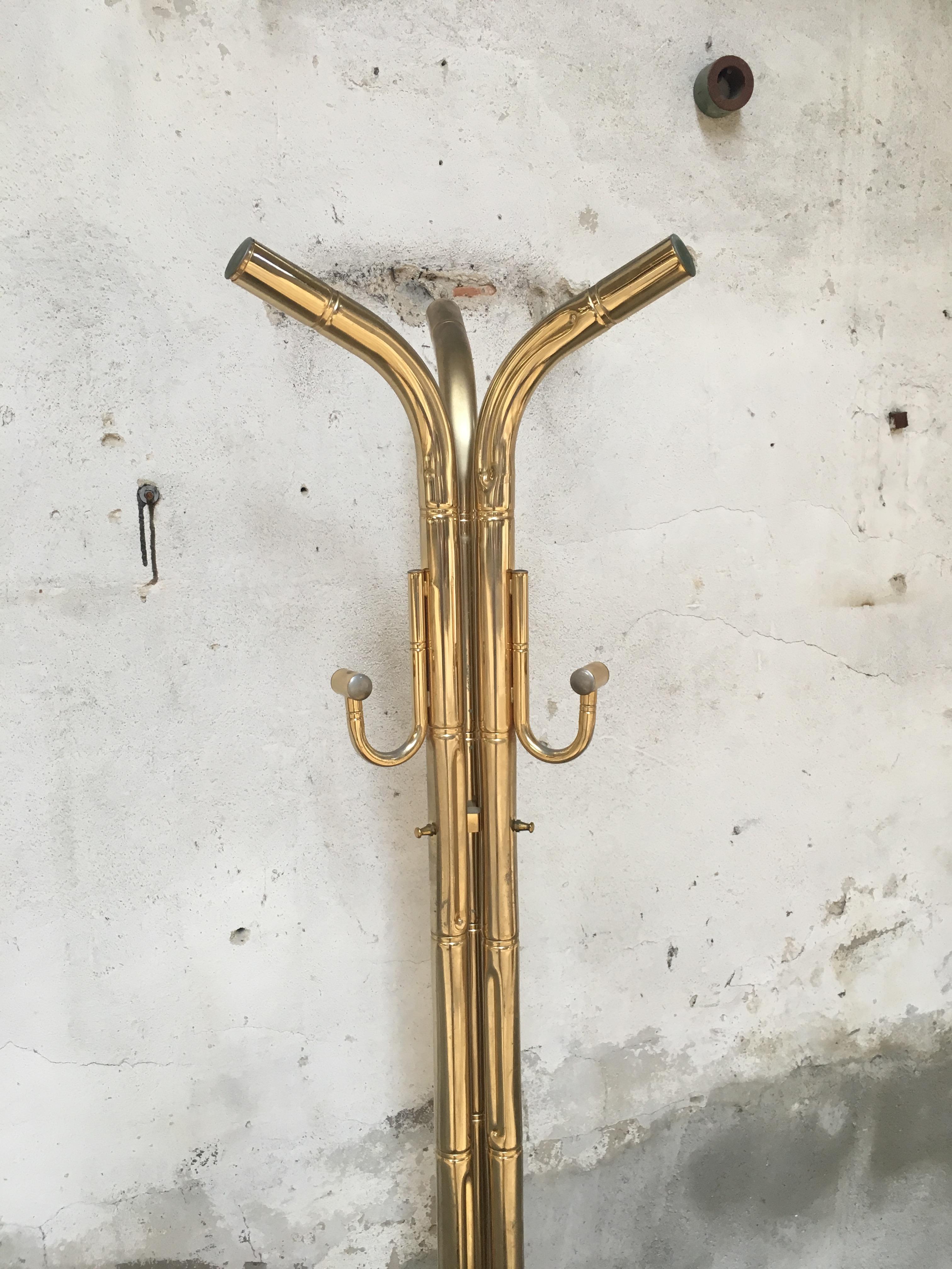 Mid-Century Modern Italian Gilt Metal Faux Bamboo Free Standing Coat Rack, 1970s In Good Condition In Prato, IT