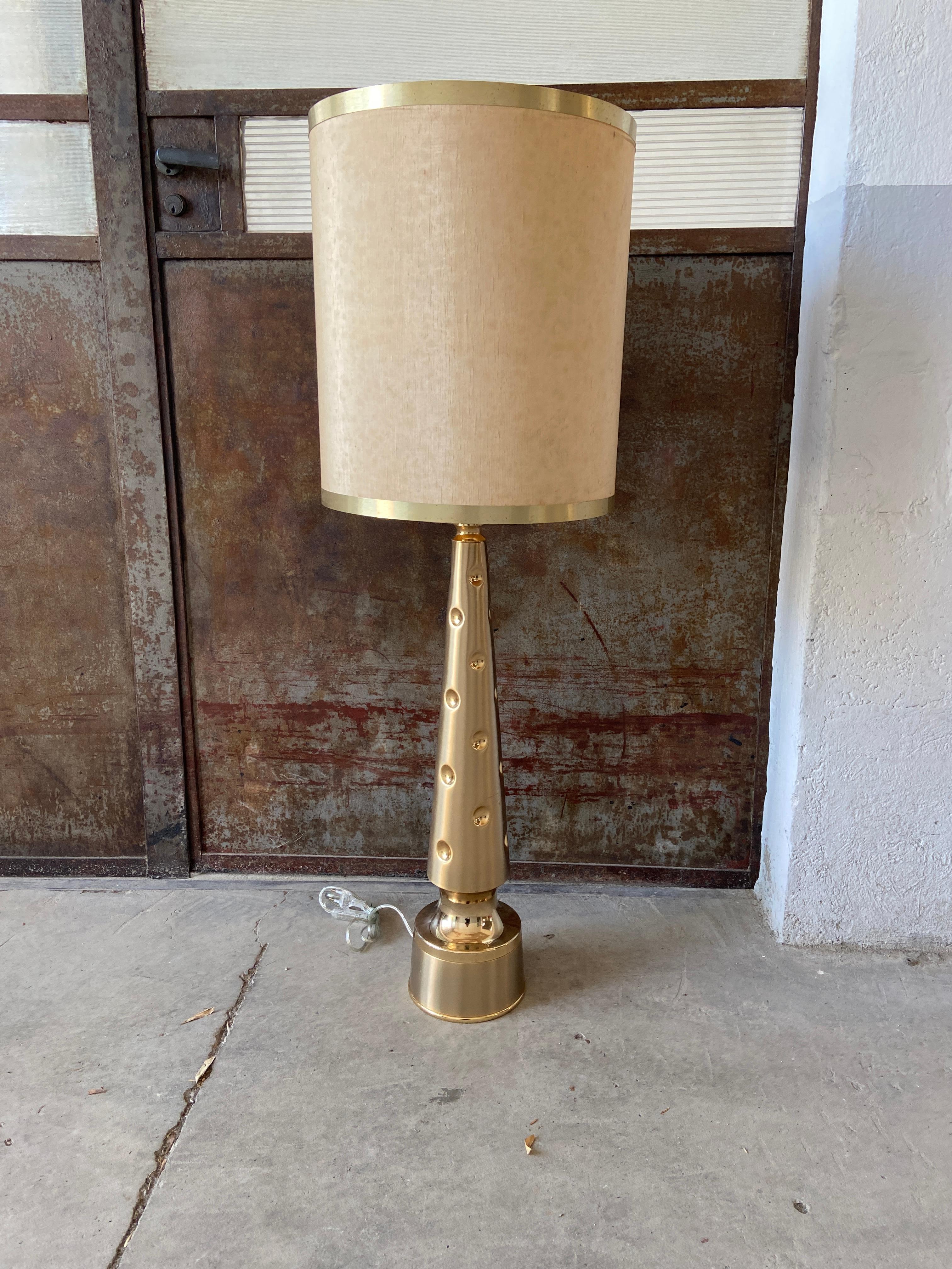 Late 20th Century Mid-Century Modern Italian Gilt Metal Table Lamp with Original Lampshade, 1970s