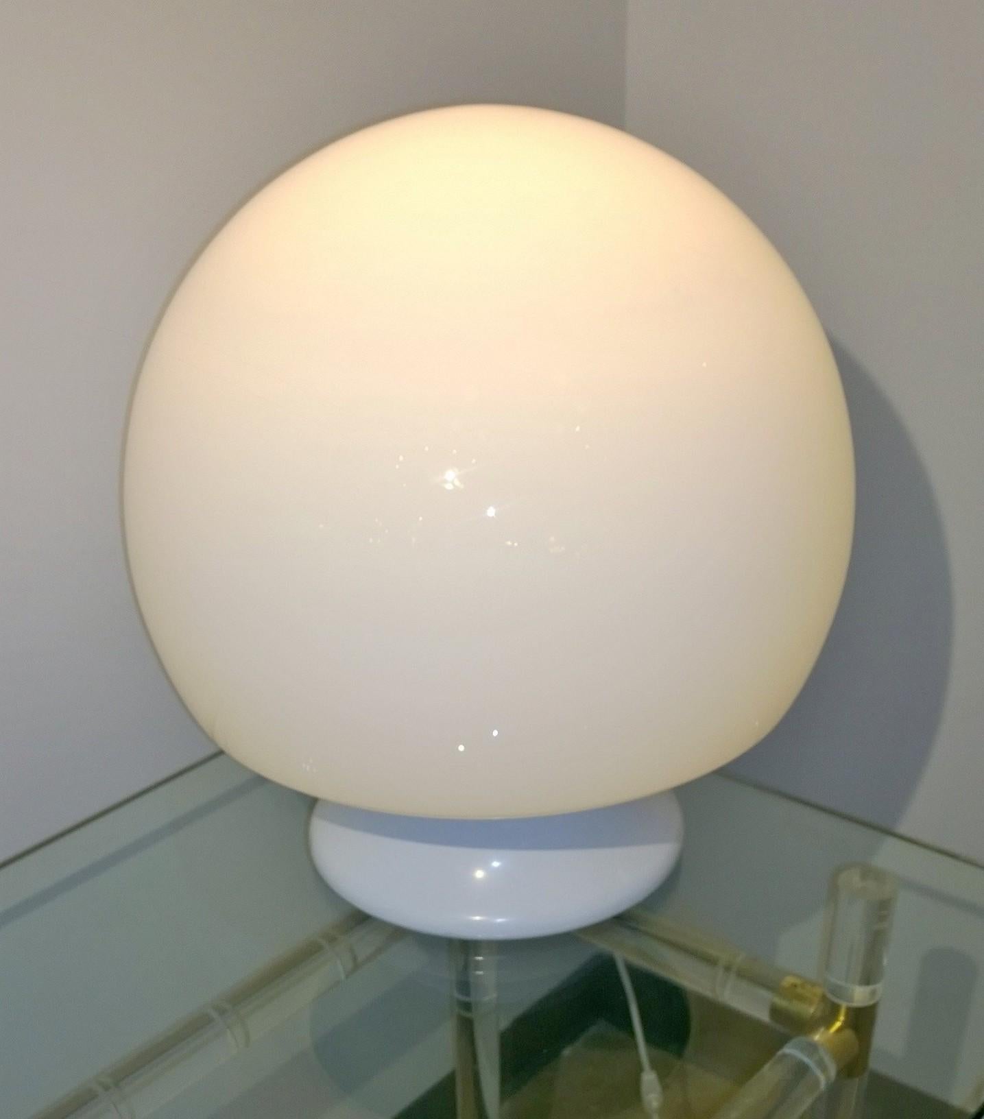 Mid-Century Modern Italian Gino Vistosi Style White Murano Glass Mushroom Lamp 1