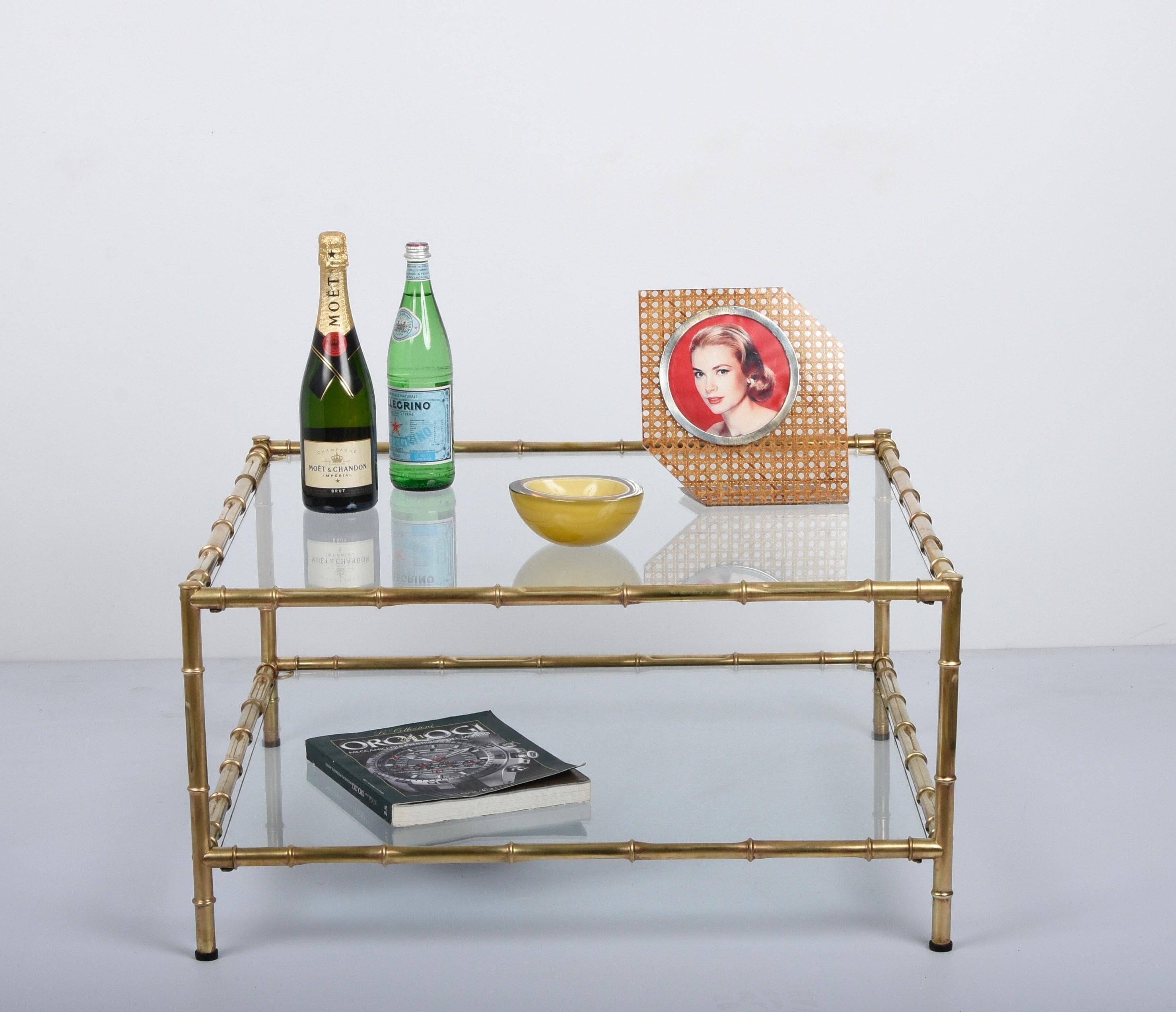 Couchtisch aus italienischem Glas, Messing und Kunstbambus, Mid-Century Modern, 1970er Jahre 10