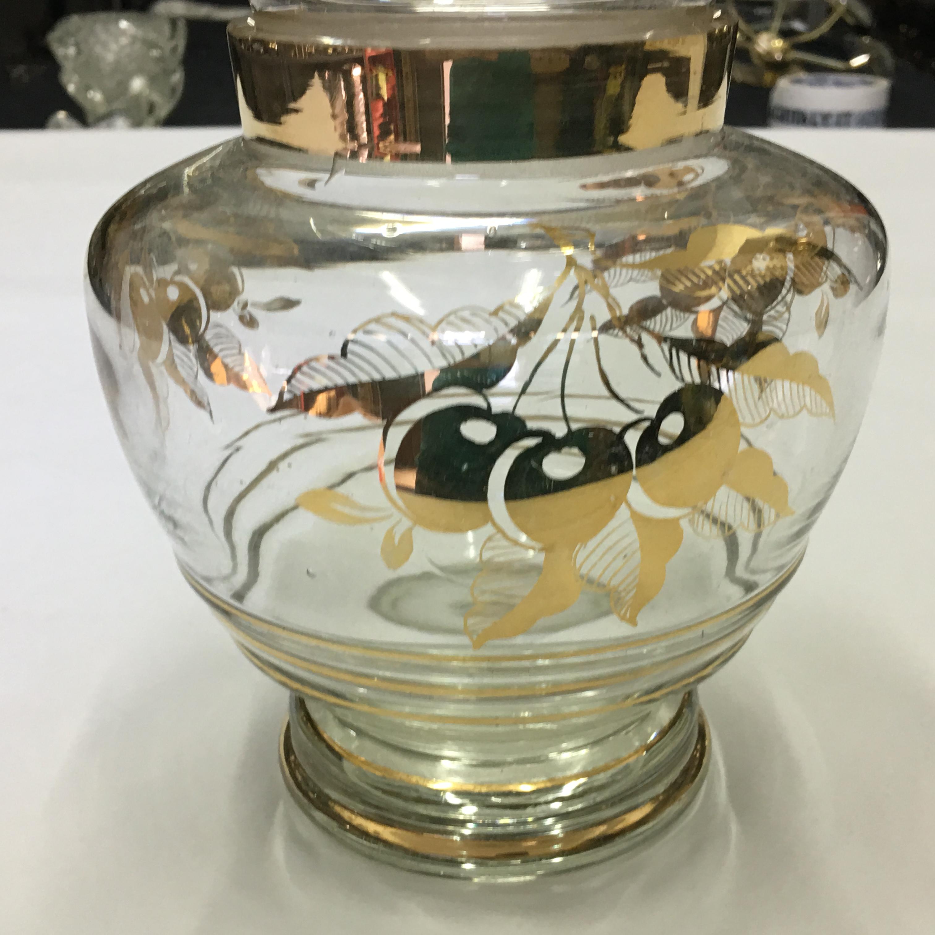 20ième siècle 1950s Mid-Century Modern Italian Gilded Glass Under spirit Cherries Set  en vente