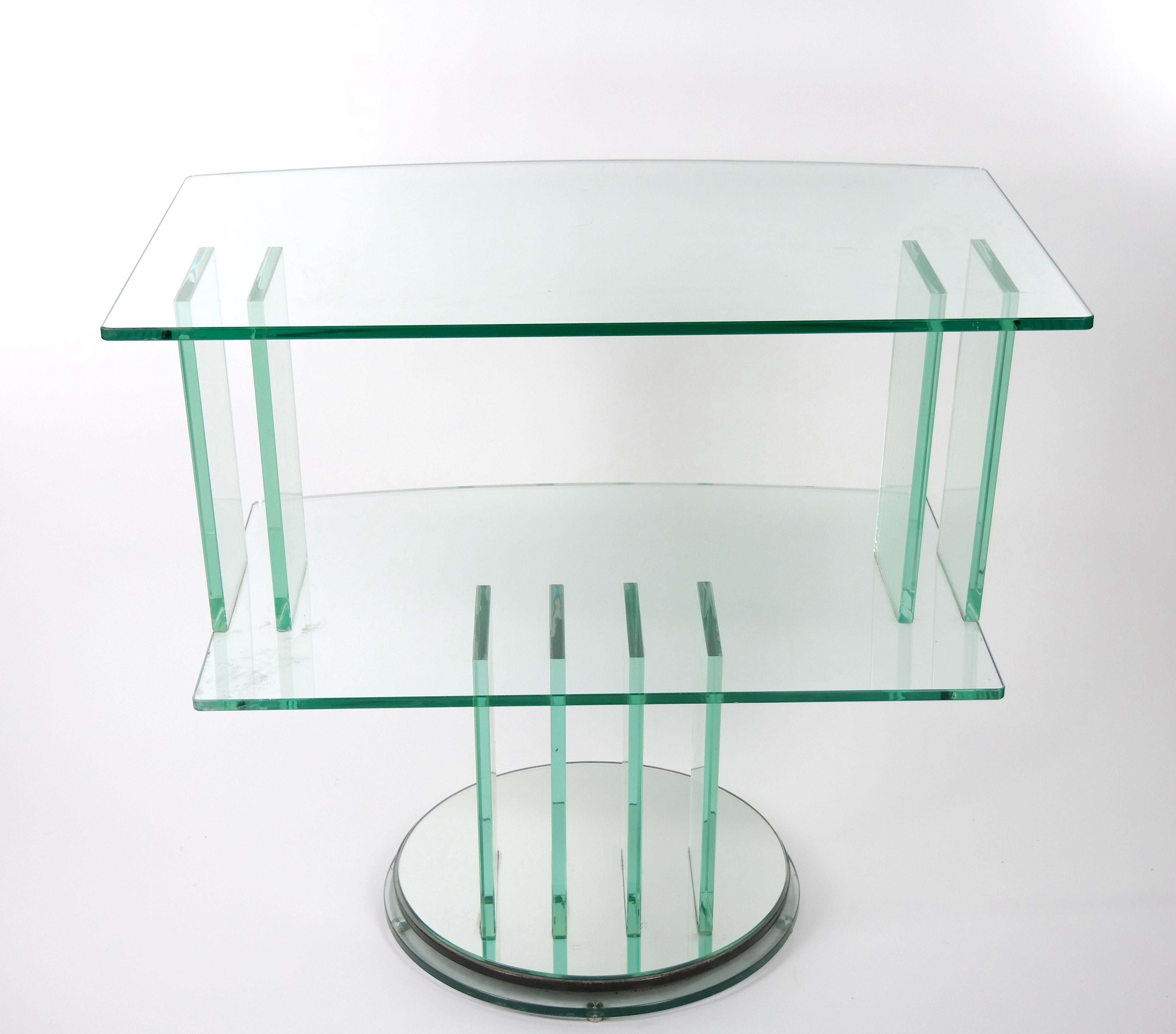 Mid Century Modern Italian Glass Shelves / Mirrored Base Swivel Bar Cart For Sale 4