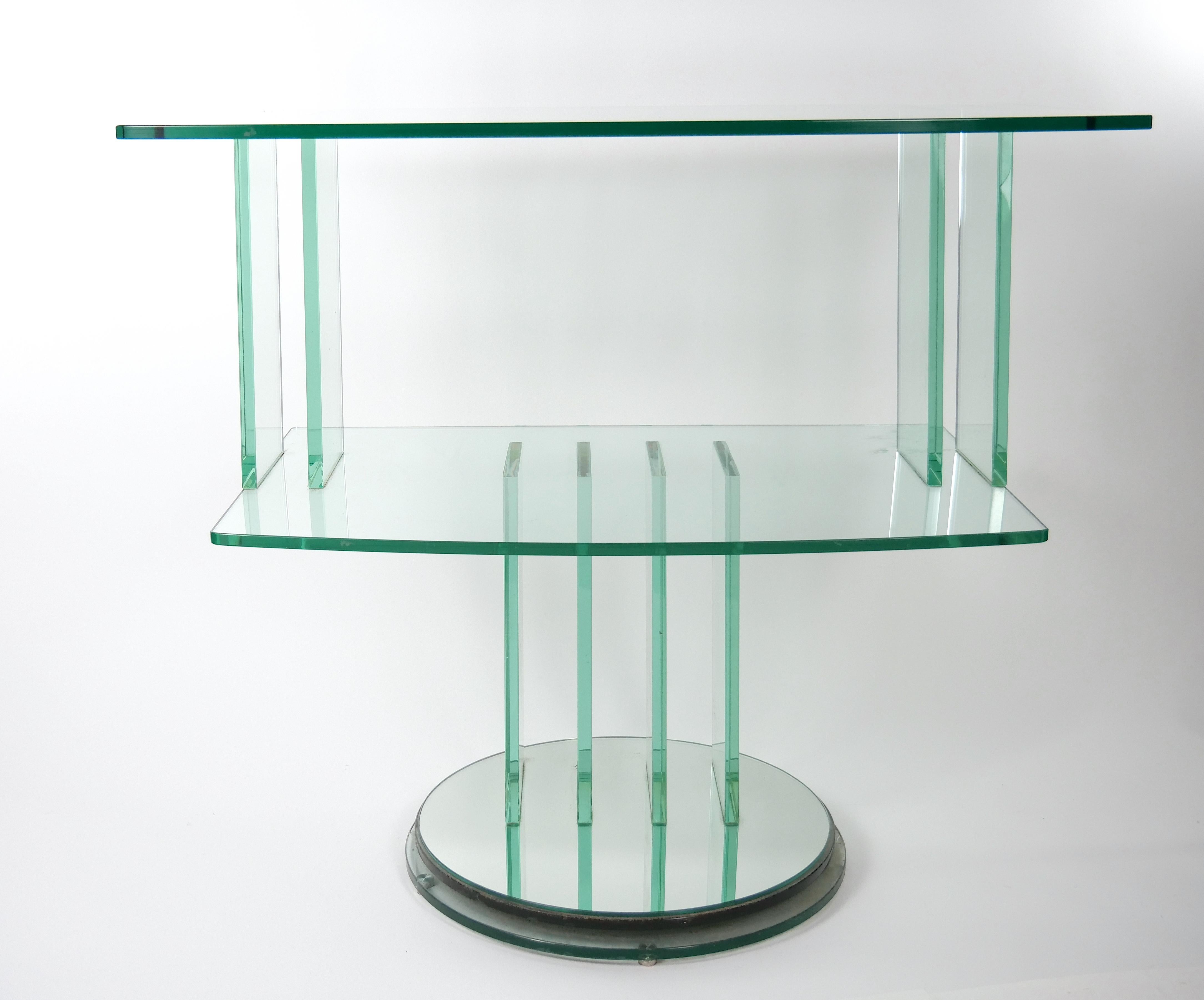 Mid Century Modern Italian Glass Shelves / Mirrored Base Swivel Bar Cart For Sale 5