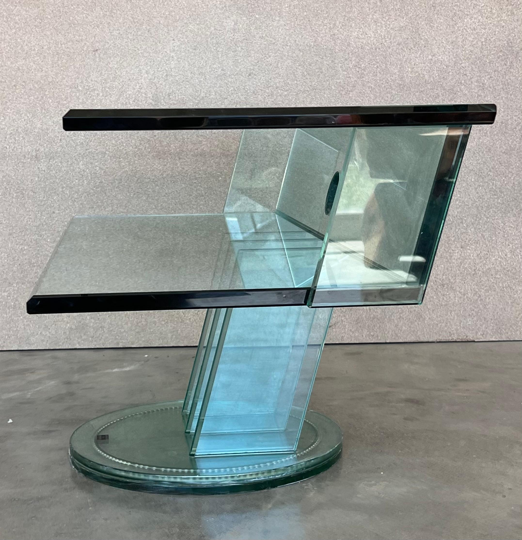 Mid Century Modern Italian Glass Shelves / Mirrored Base Swivel Bar Cart For Sale 1
