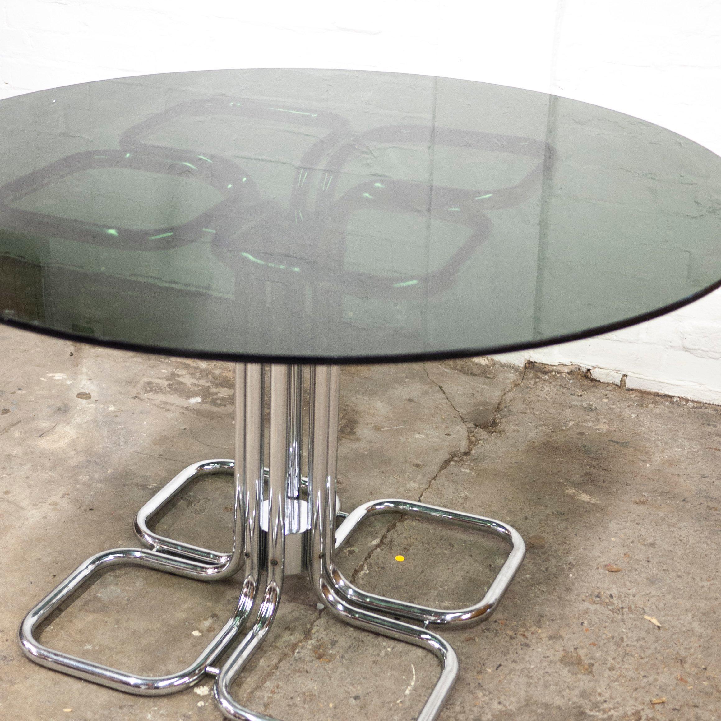 Late 20th Century Mid-Century Modern Italian Glass Smoked Top Dining Table by Giotto Stoppino For Sale