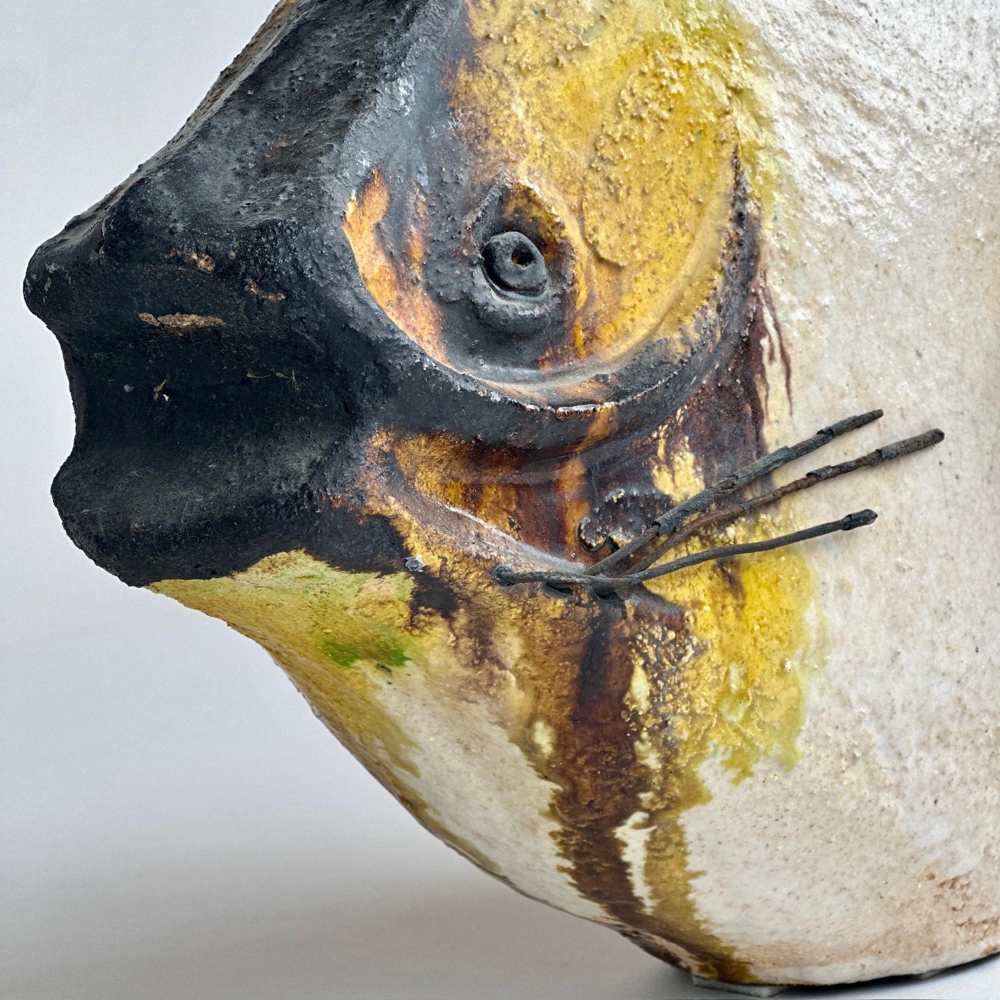 Moderne italienische glasierte Keramik-Fischskulptur aus der Mitte des Jahrhunderts von Ivo De Santis im Angebot 1