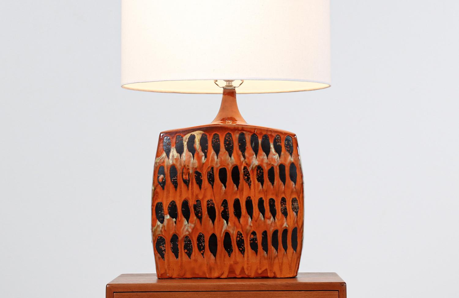 Mid-Century Modern Italian Glazed Ceramic Table Lamp In Excellent Condition In Los Angeles, CA