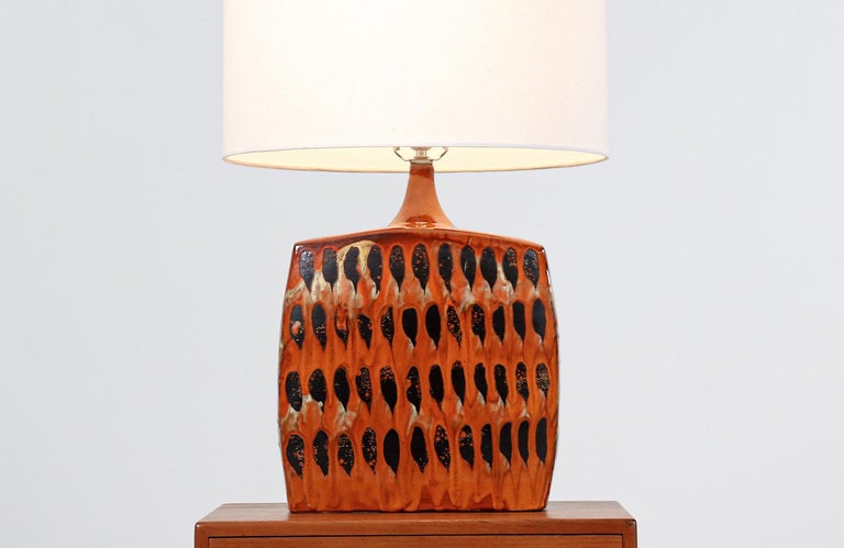 Brass Mid-Century Modern Italian Glazed Ceramic Table Lamp For Sale