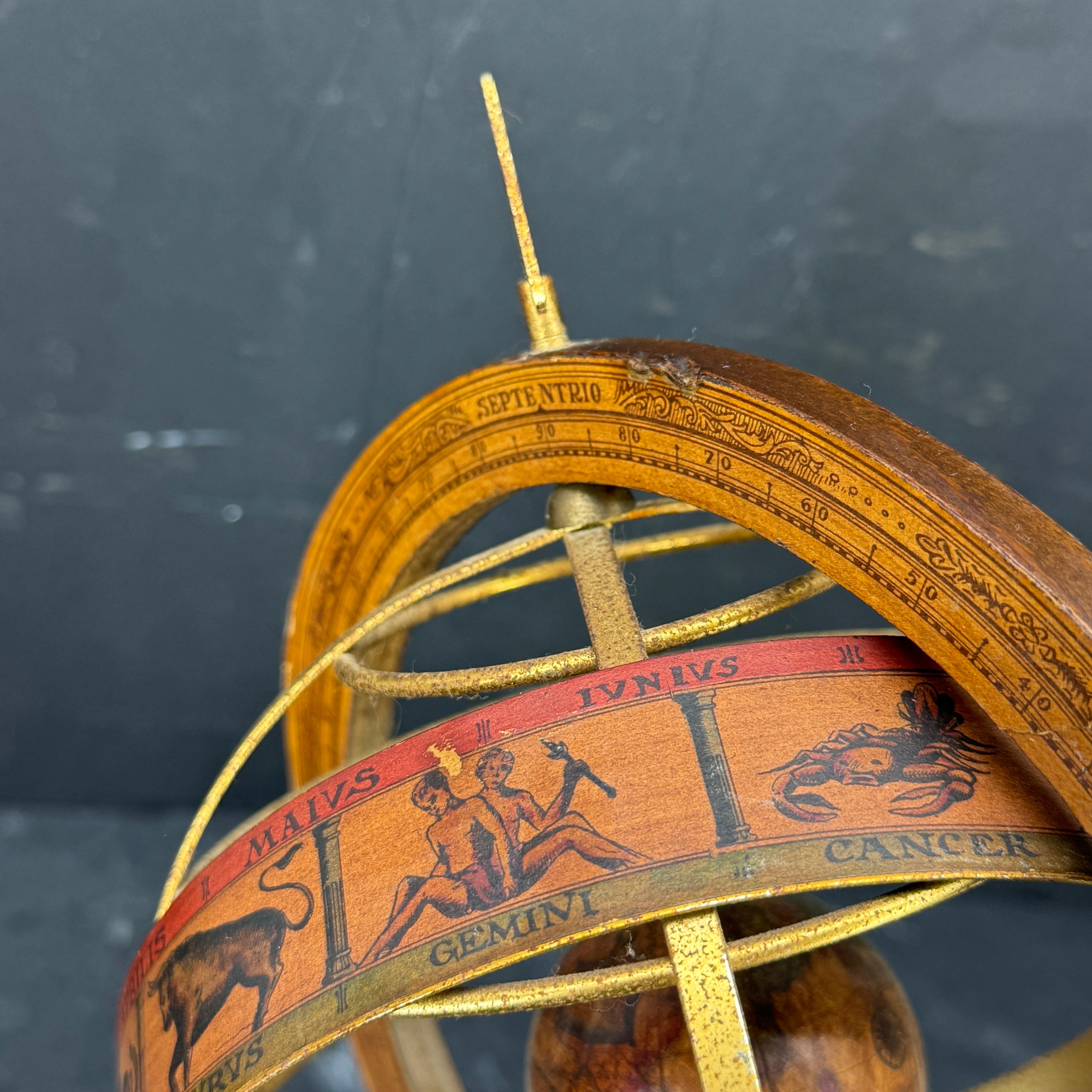 Bois Globe italien pour table de bar de style mi-siècle moderne en vente