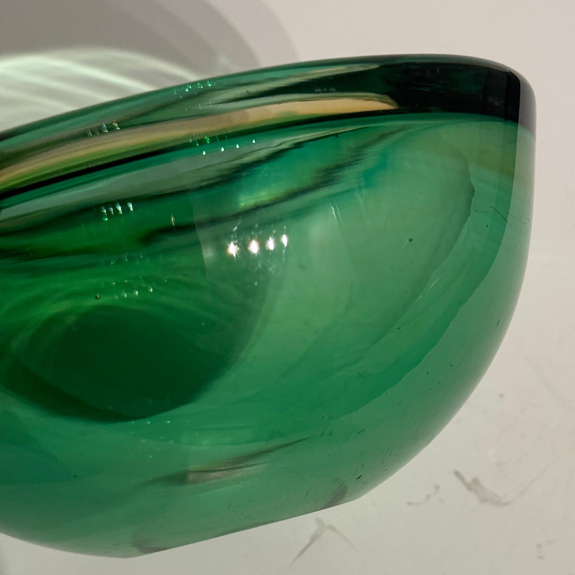 Italienische Schale/Skulptur aus grünem Kunstglas, Mid-Century Modern 3