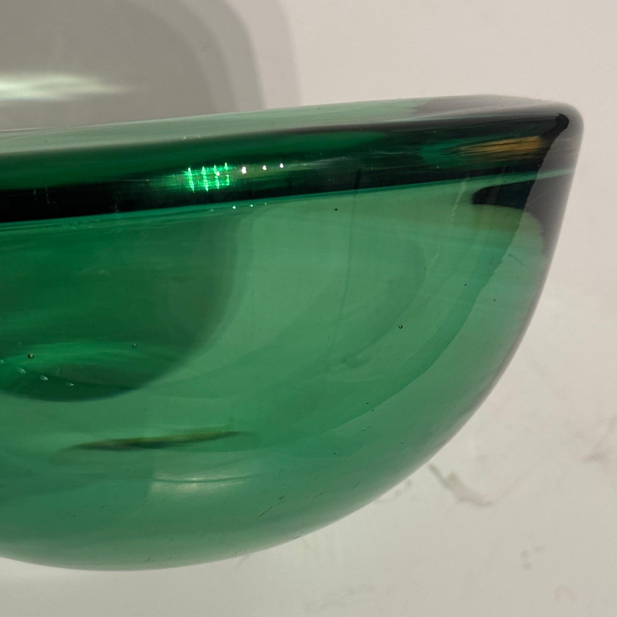 Italienische Schale/Skulptur aus grünem Kunstglas, Mid-Century Modern 1