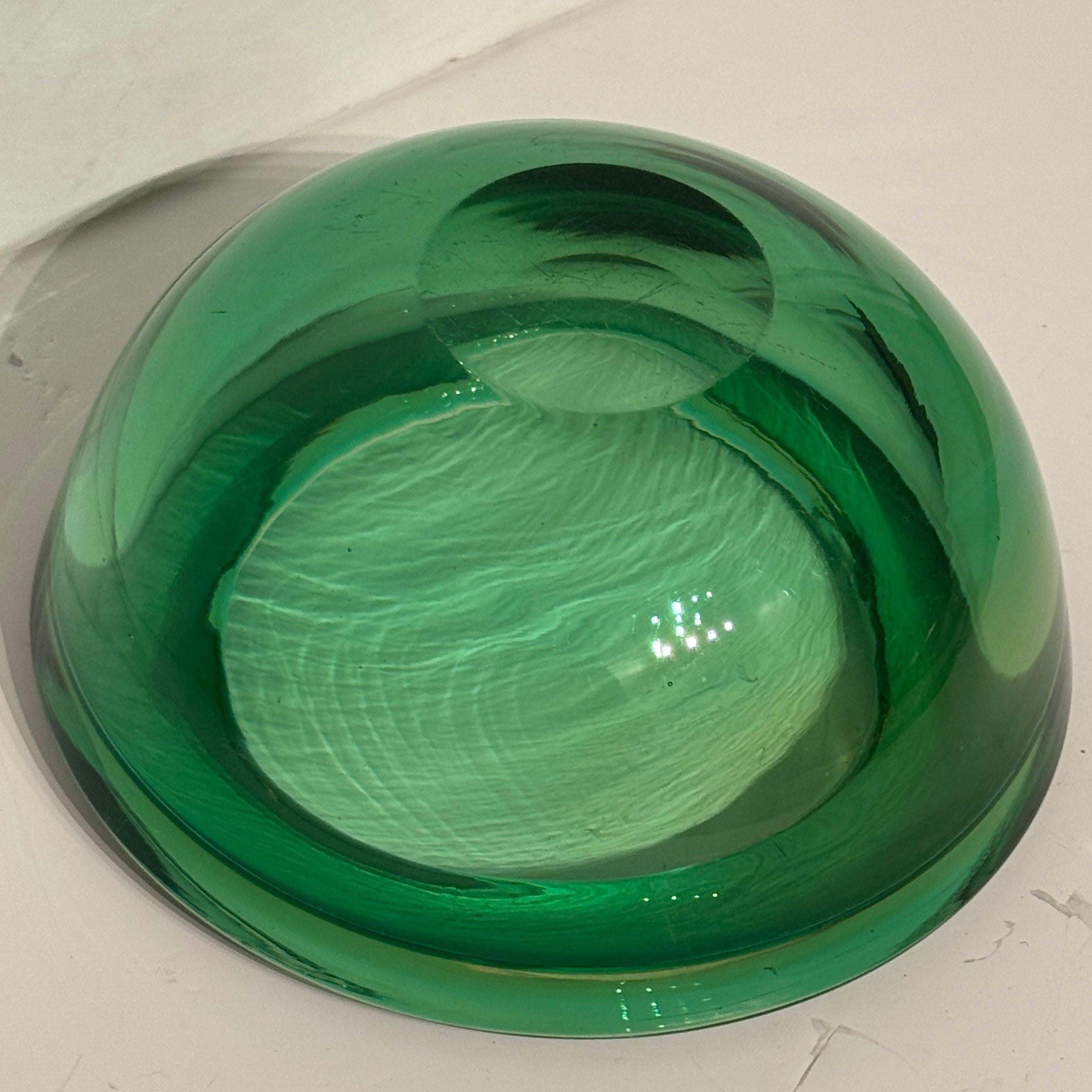 Italienische Schale/Skulptur aus grünem Kunstglas, Mid-Century Modern 2
