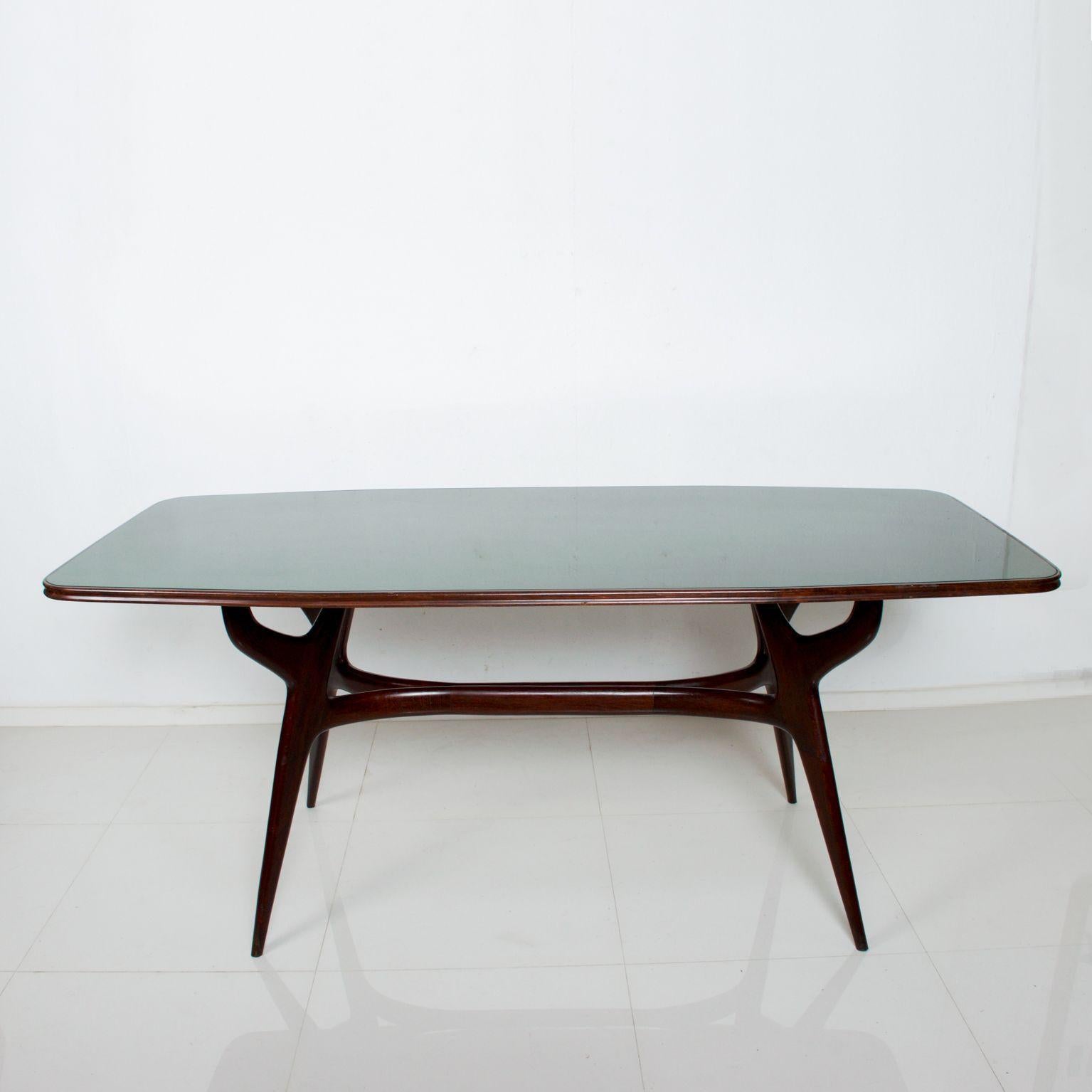 green dining table
