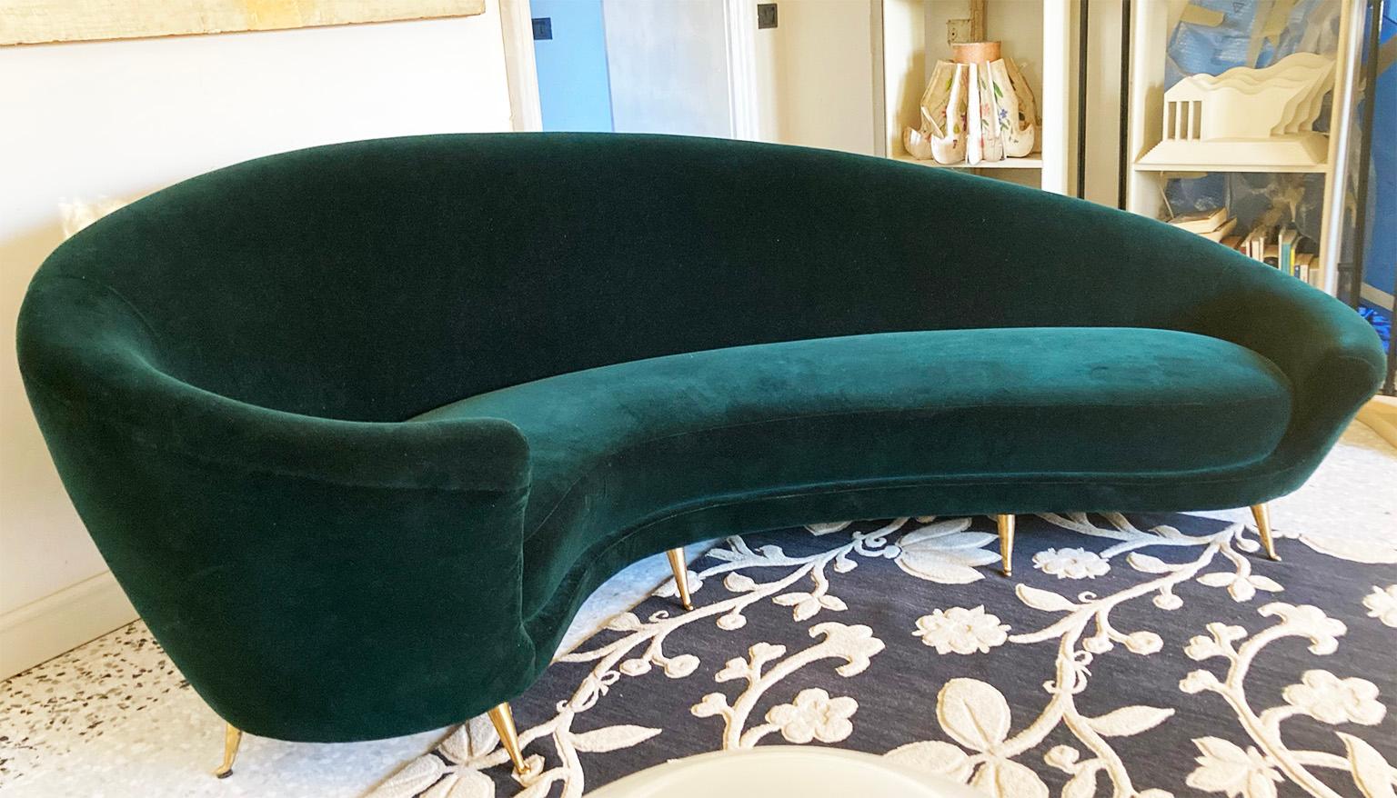 Mid Century Italian ‘50s original ISA GreenVelvet Curved Sofa, Shipping Included For Sale 3