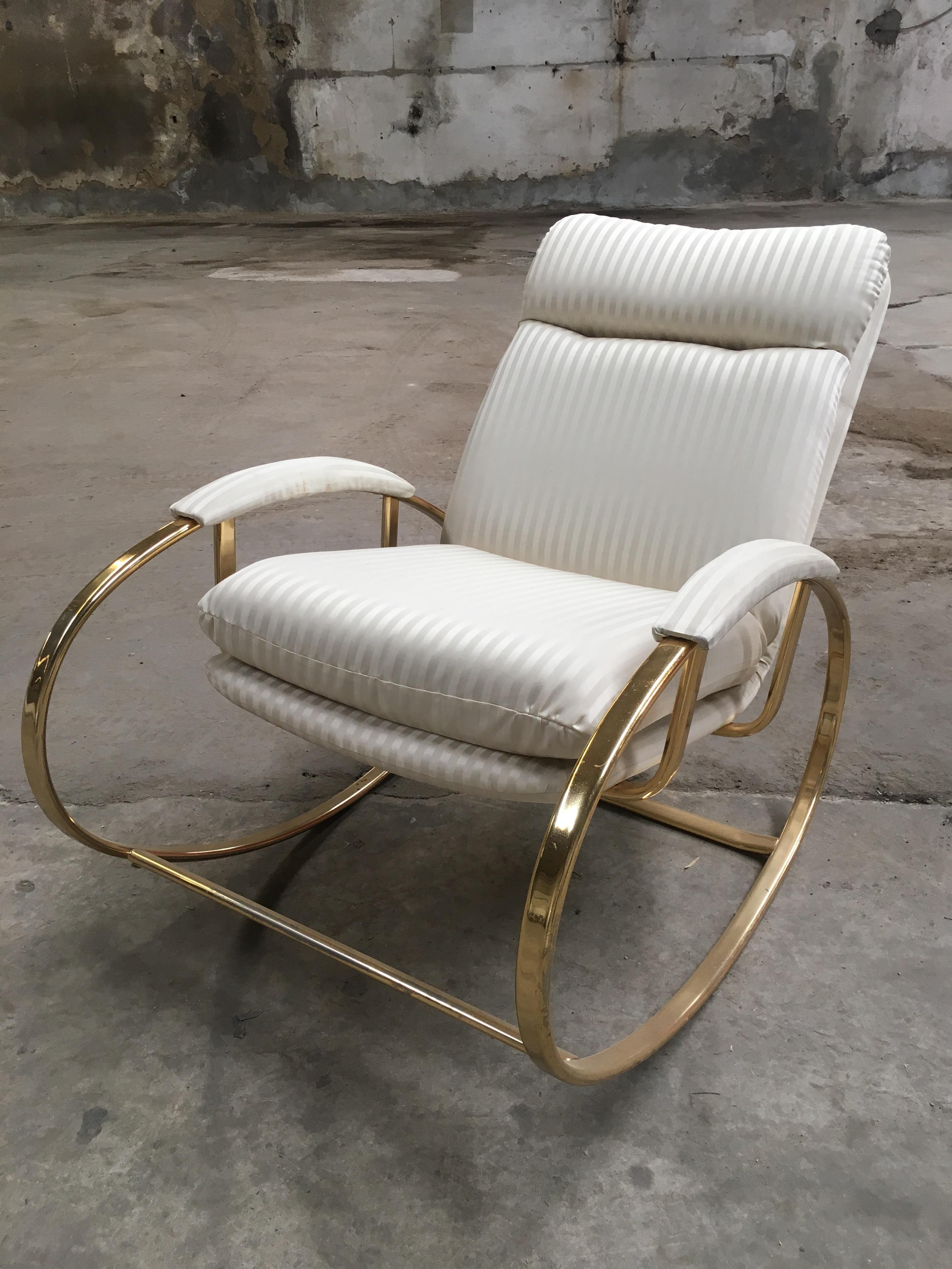 Mid-Century Modern Italian Guido Faleschini Gilt Metal Lounge Rocking Chair For Sale 4