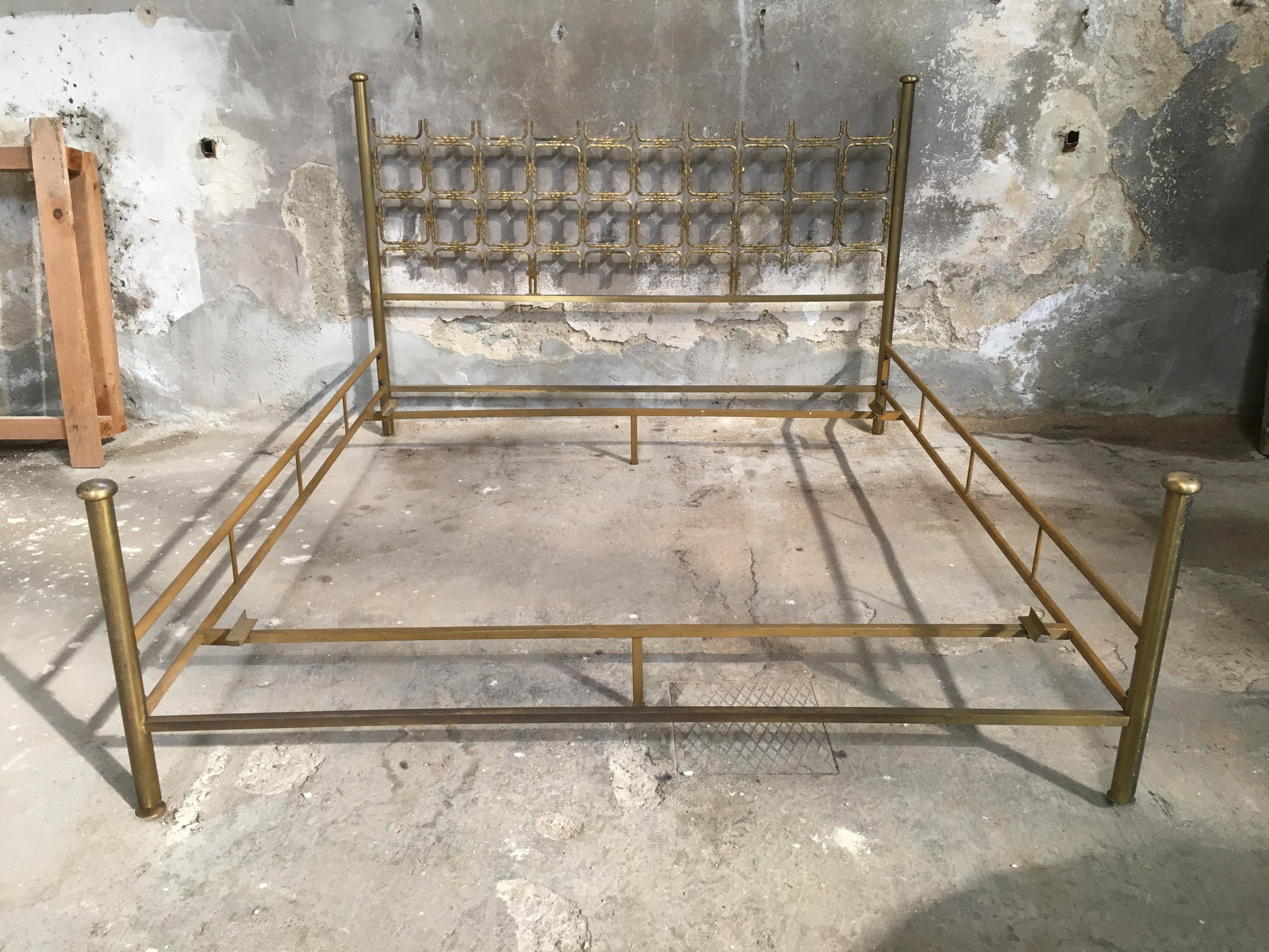 Gilt Mid-Century Modern Italian Hammered Bronze Bed from Borsani and Pomodoro, 1960s