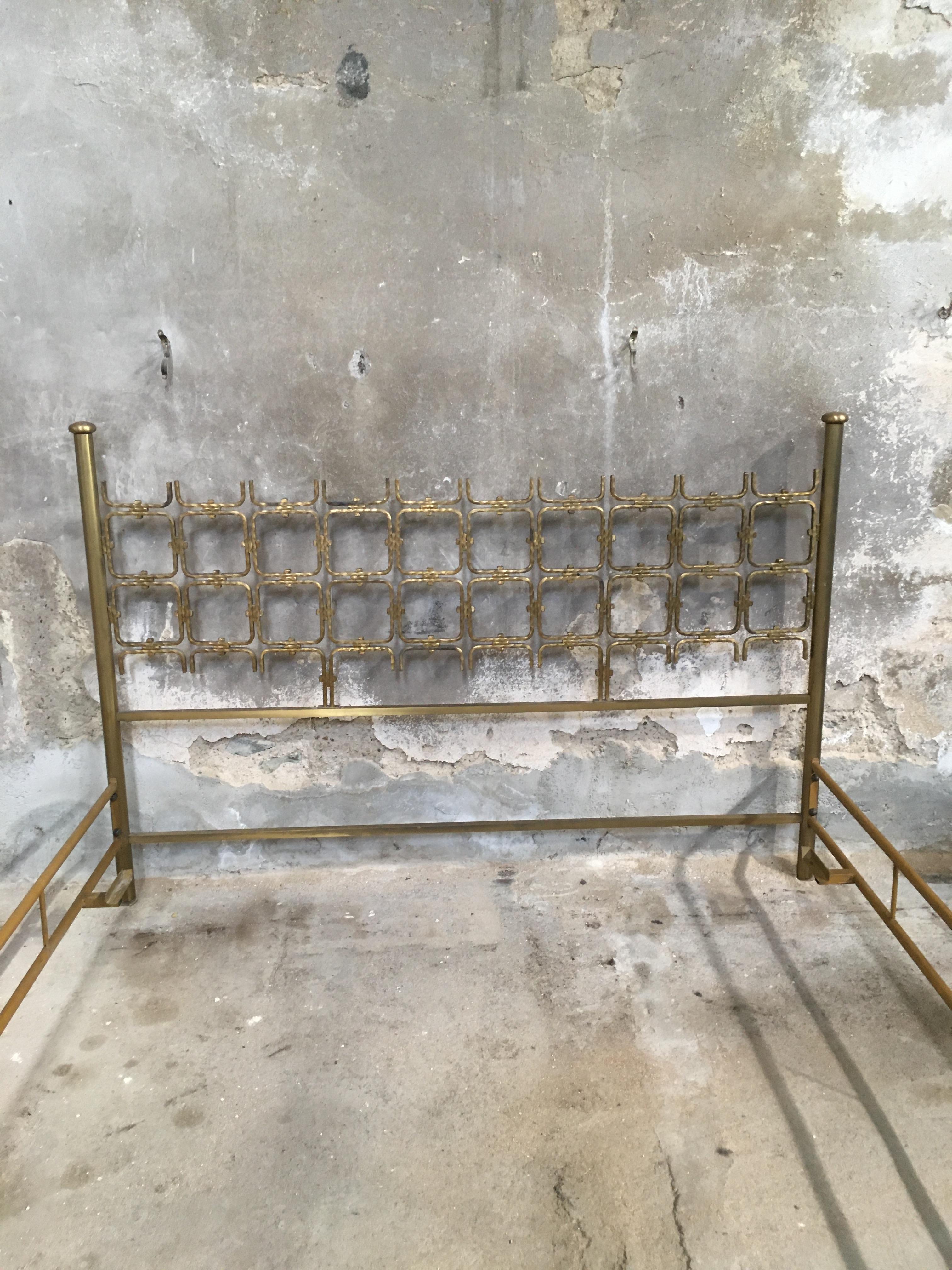 Mid-20th Century Mid-Century Modern Italian Hammered Bronze Bed from Borsani and Pomodoro, 1960s