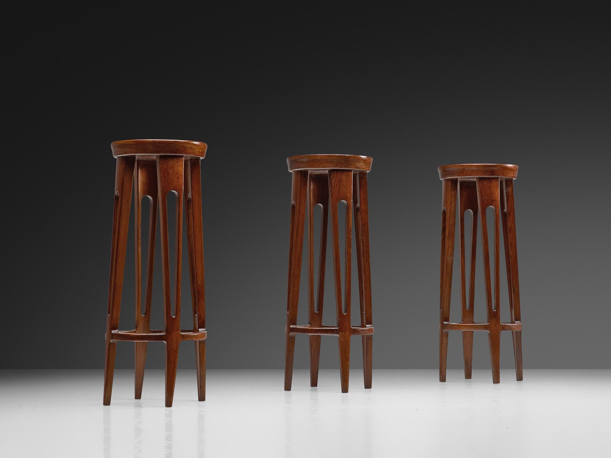 Metal Mid-Century Modern Italian Home Bar With Cabinet and Stools in Walnut For Sale
