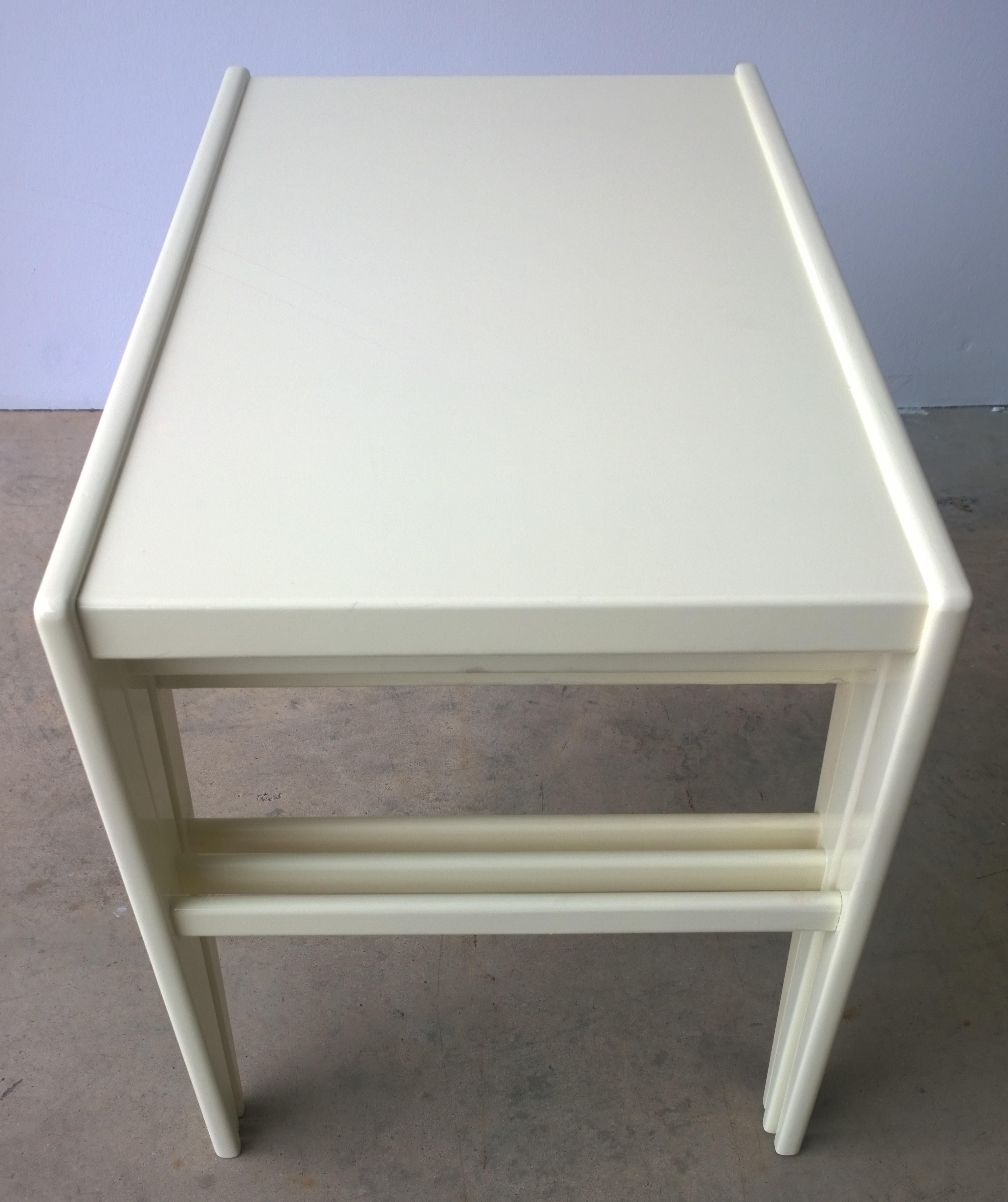 Ico Parisi / Singer & Son New Lacquer in Creamy White Wood S/3 Stacking Tables For Sale 2