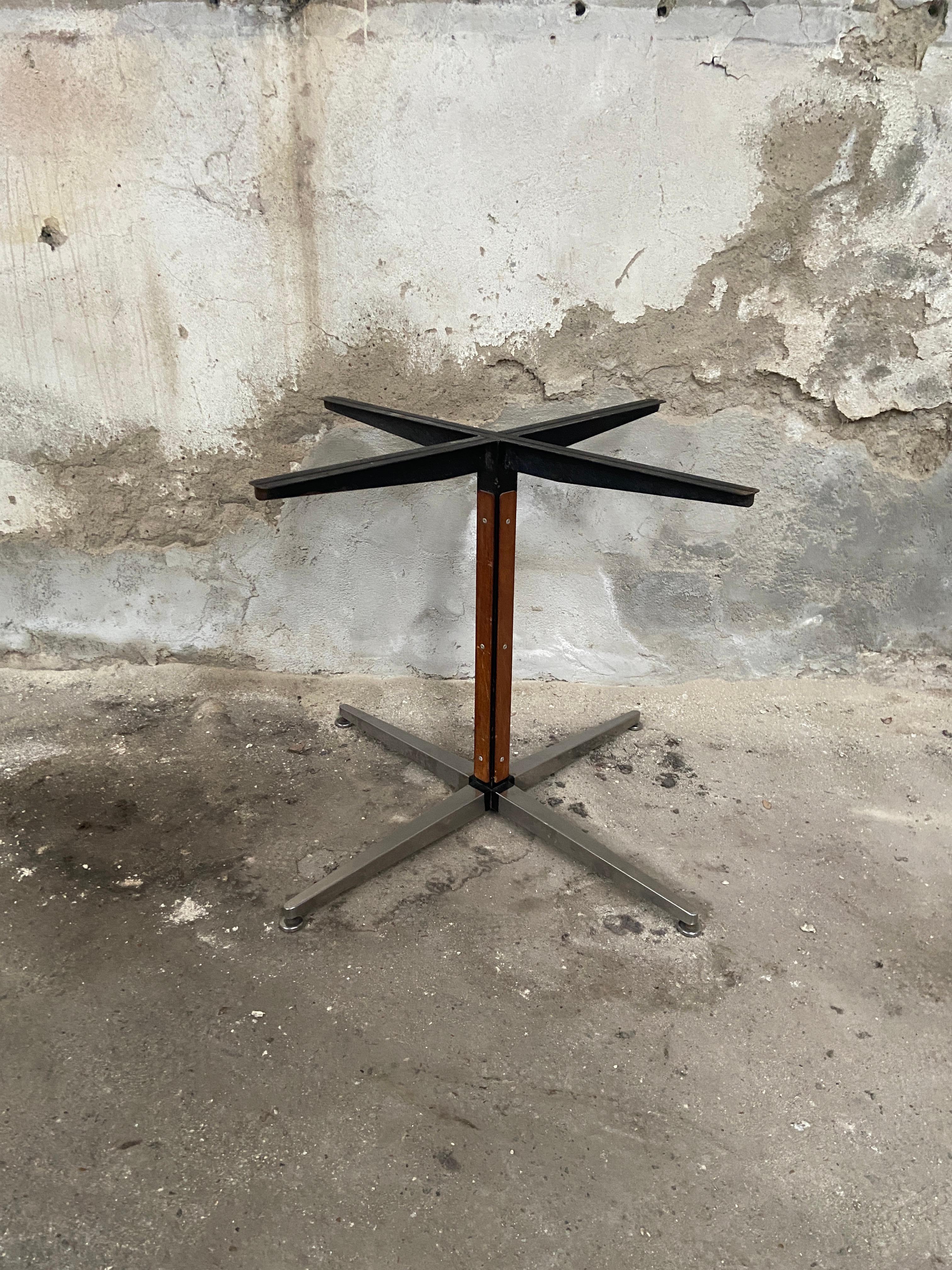 Mid-Century Modern Italian Iron Table Bases with Aluminum Legs 'Big Size' In Good Condition For Sale In Prato, IT