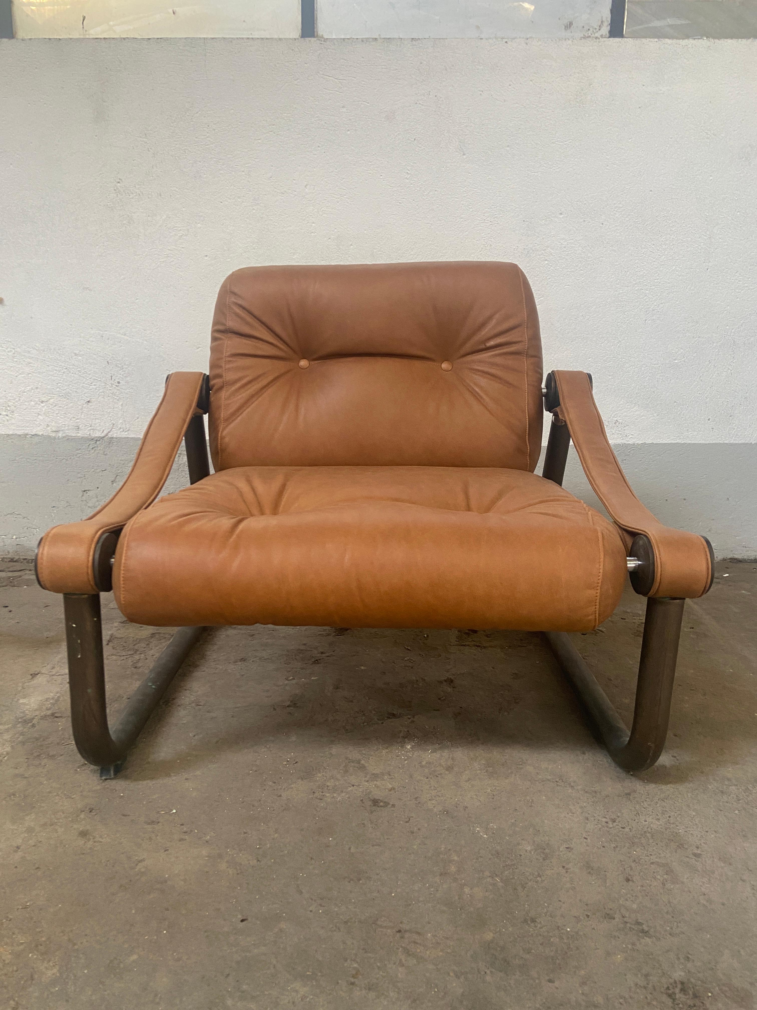 Mid-Century Modern Italian Leather and Burnished Brass Armchairs, 1970s 1