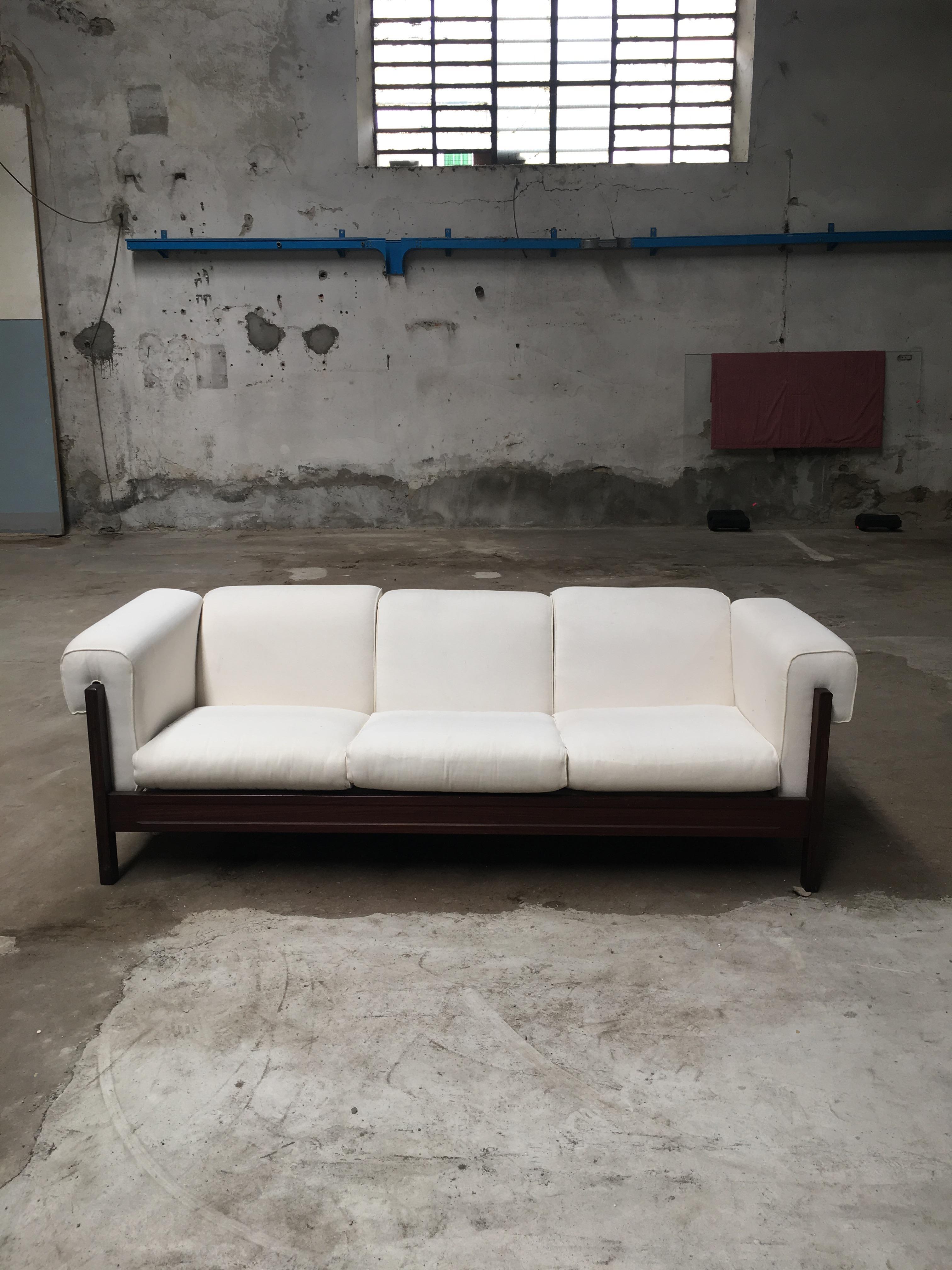 Mid-Century Modern Italian Living Room Set Composed of Sofa and Armchairs In Good Condition In Prato, IT