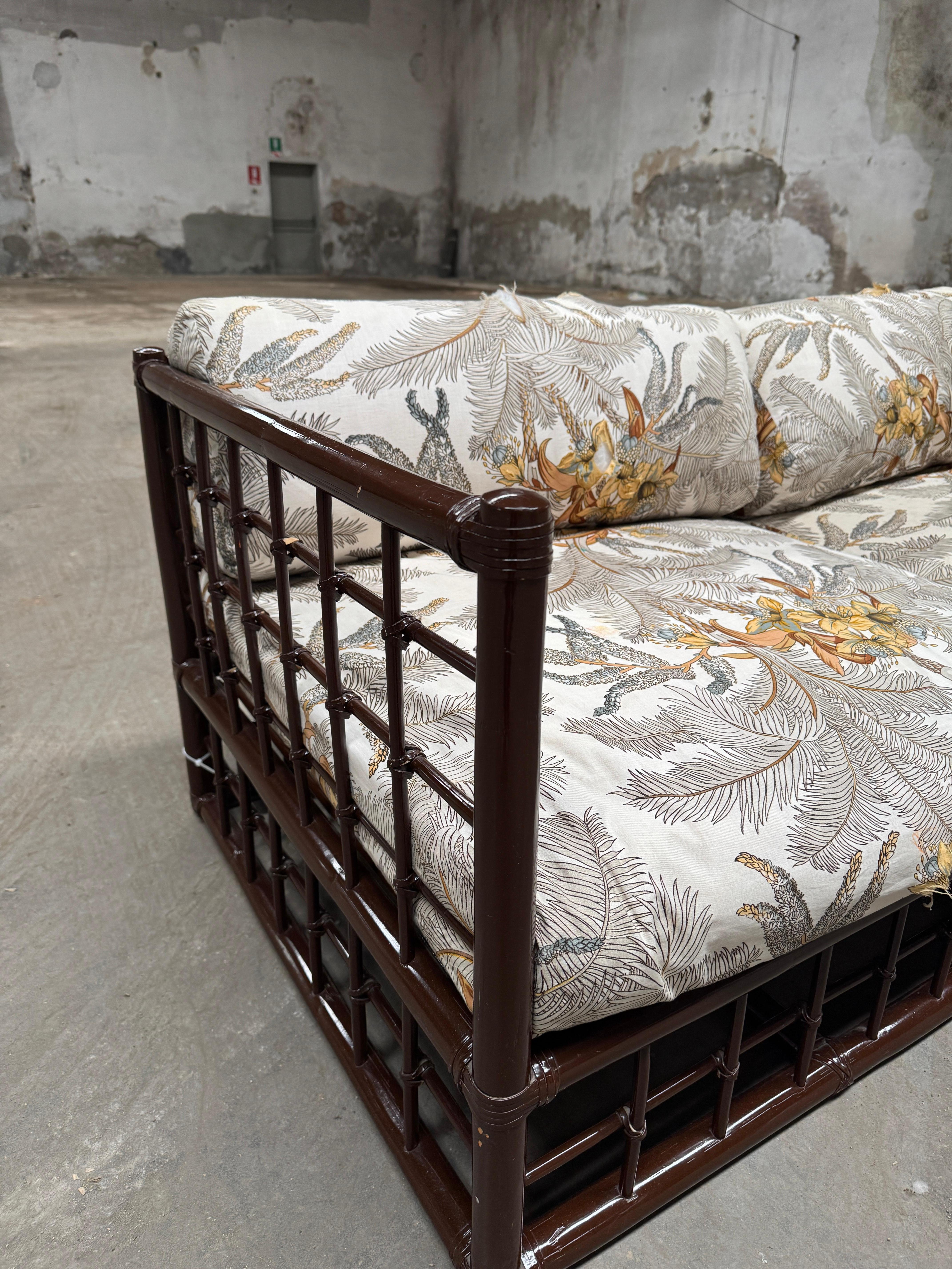 Mid-Century Modern Italian Living Room Set in  the style of Afra & Tobia Scarpa For Sale 1