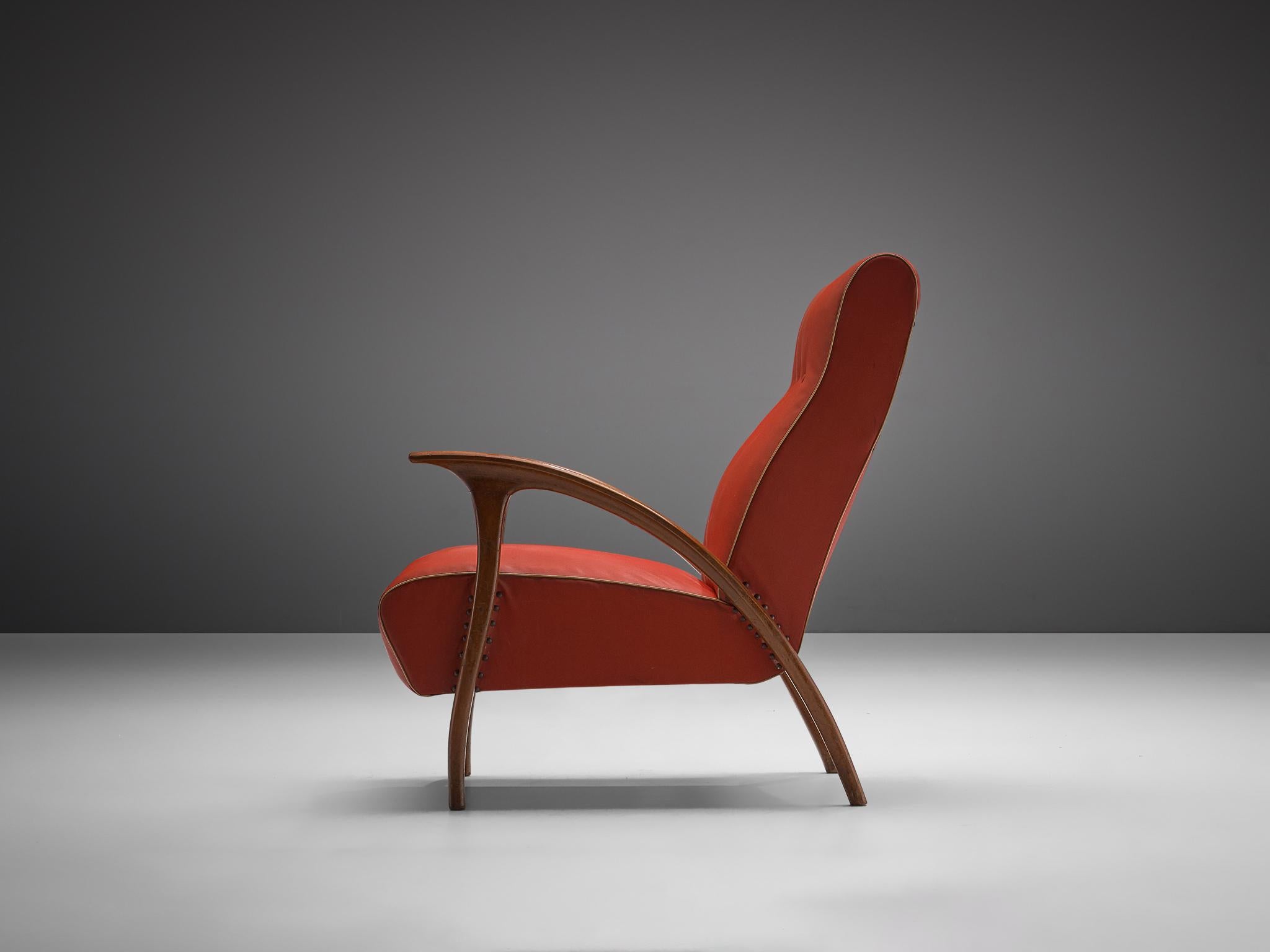 Mid-Century Modern Italian Lounge Chair in Walnut and Red Upholstery In Good Condition For Sale In Waalwijk, NL