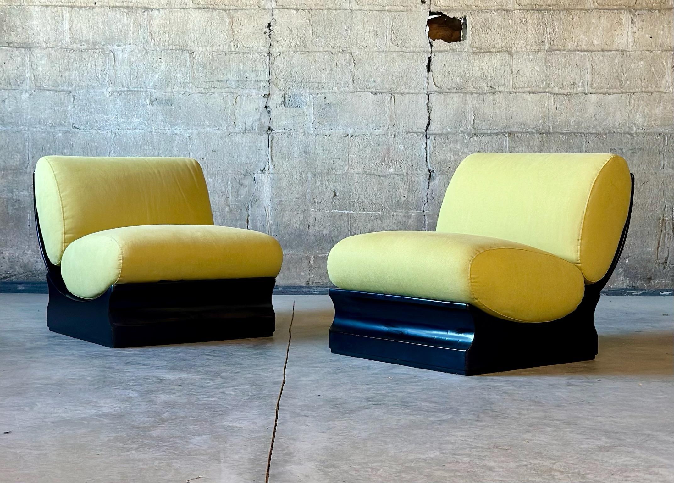 Mid-Century Modern Italian Lounge Chairs 3