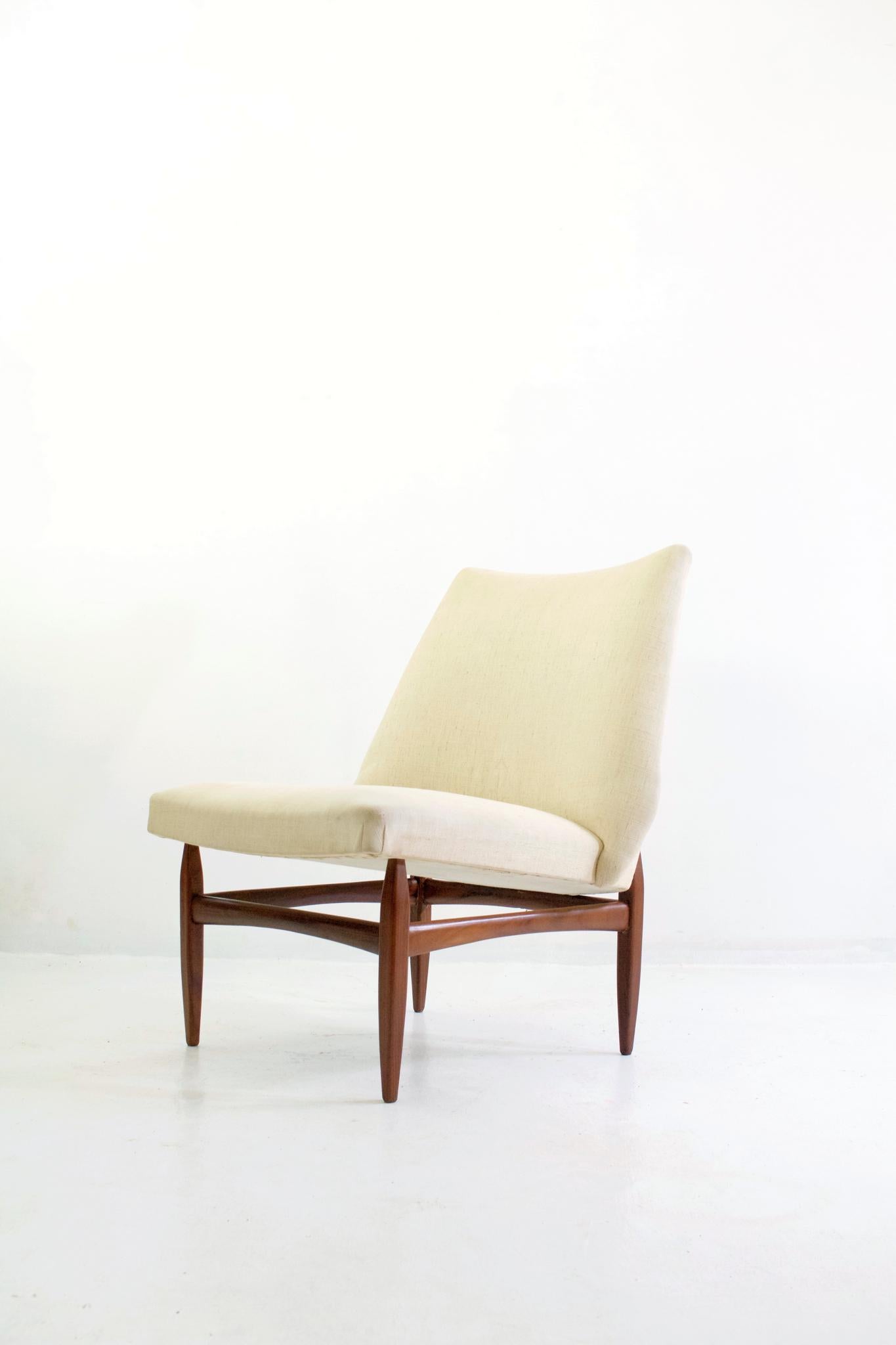 Mid-Century Modern Italian Lounge Chairs in Teak In Good Condition In Albano Laziale, Rome/Lazio