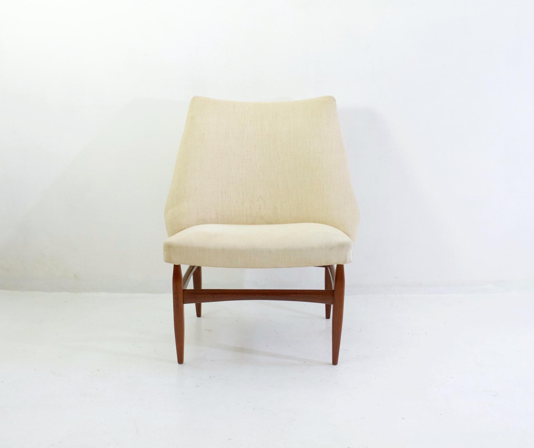 Mid-Century Modern Italian Lounge Chairs in Teak 1