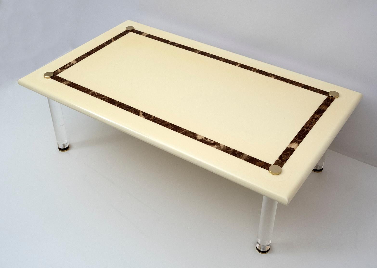 Mid-Century Modern Italian Lucite and Lacquer Coffee Table, 1970s For Sale 2