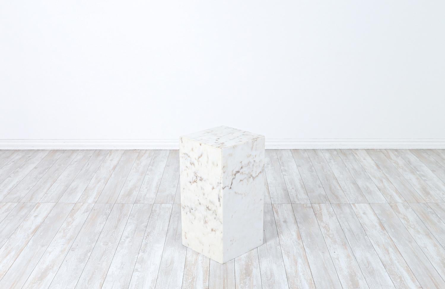 Mid-Century Modern Italian Marble Stone Pedestal Side Table In Excellent Condition In Los Angeles, CA