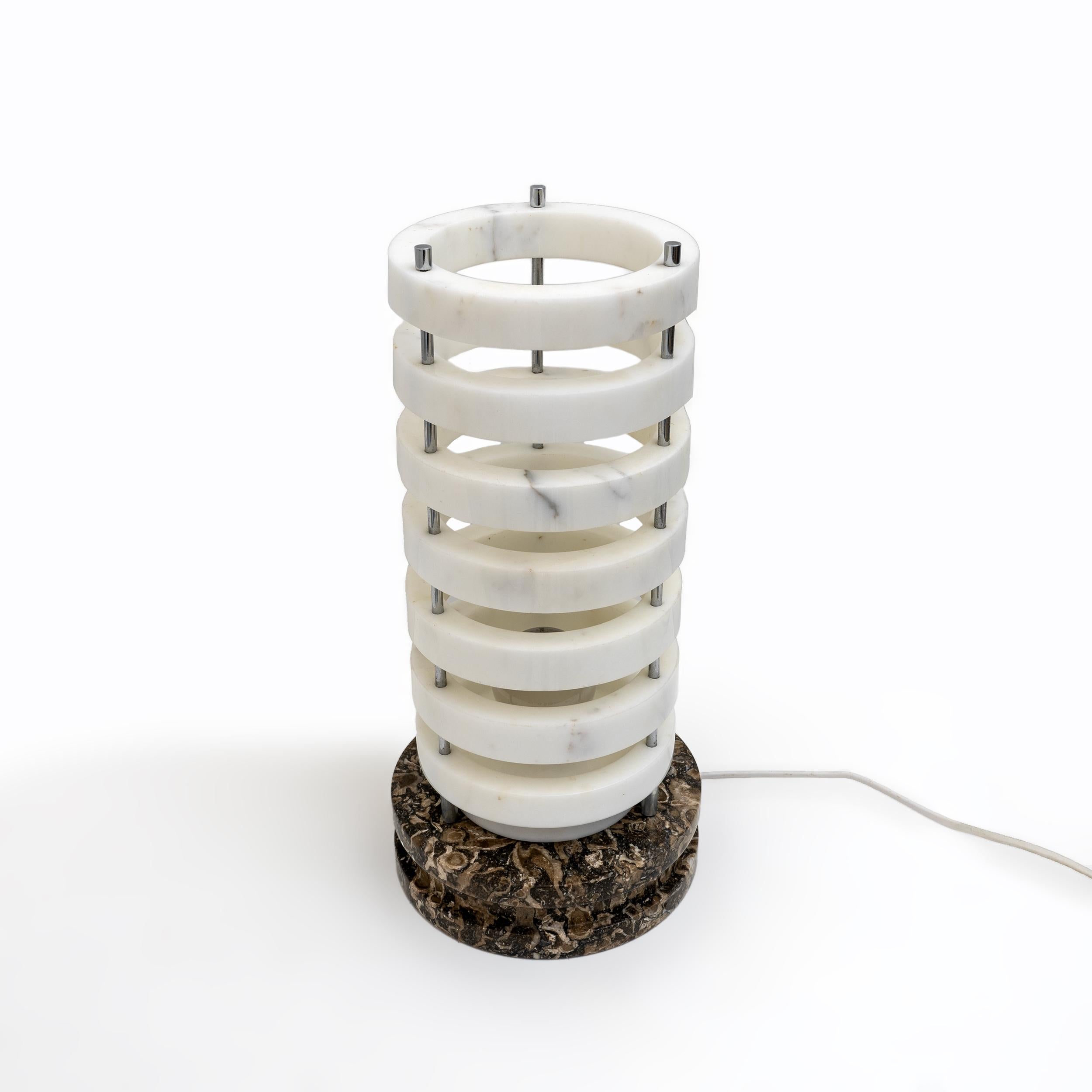 Marbre Lampe de table italienne en marbre mi-siècle moderne, années 1960 en vente