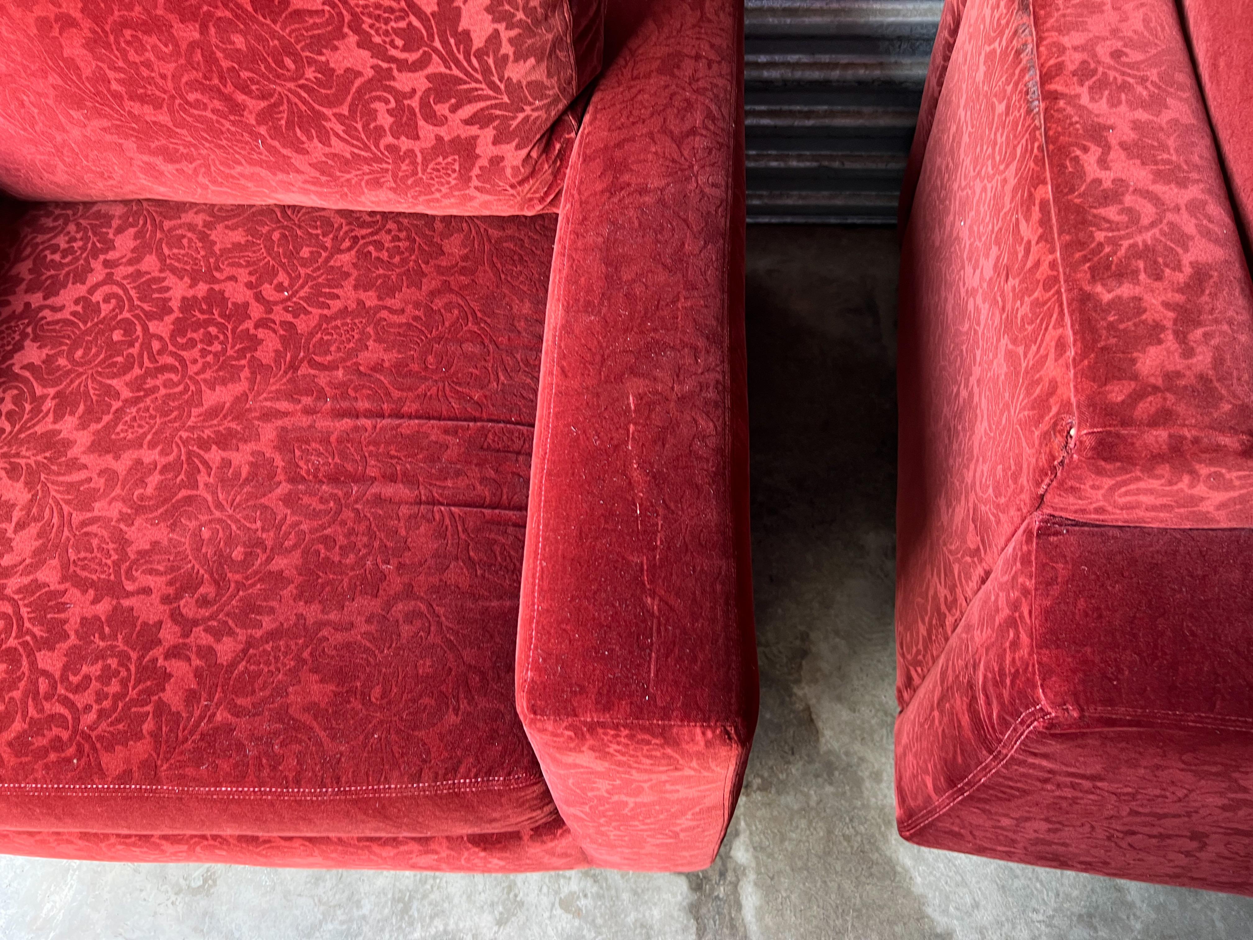 Velours Paire de fauteuils club italiens Maurice Villency en velours, mi-siècle moderne en vente