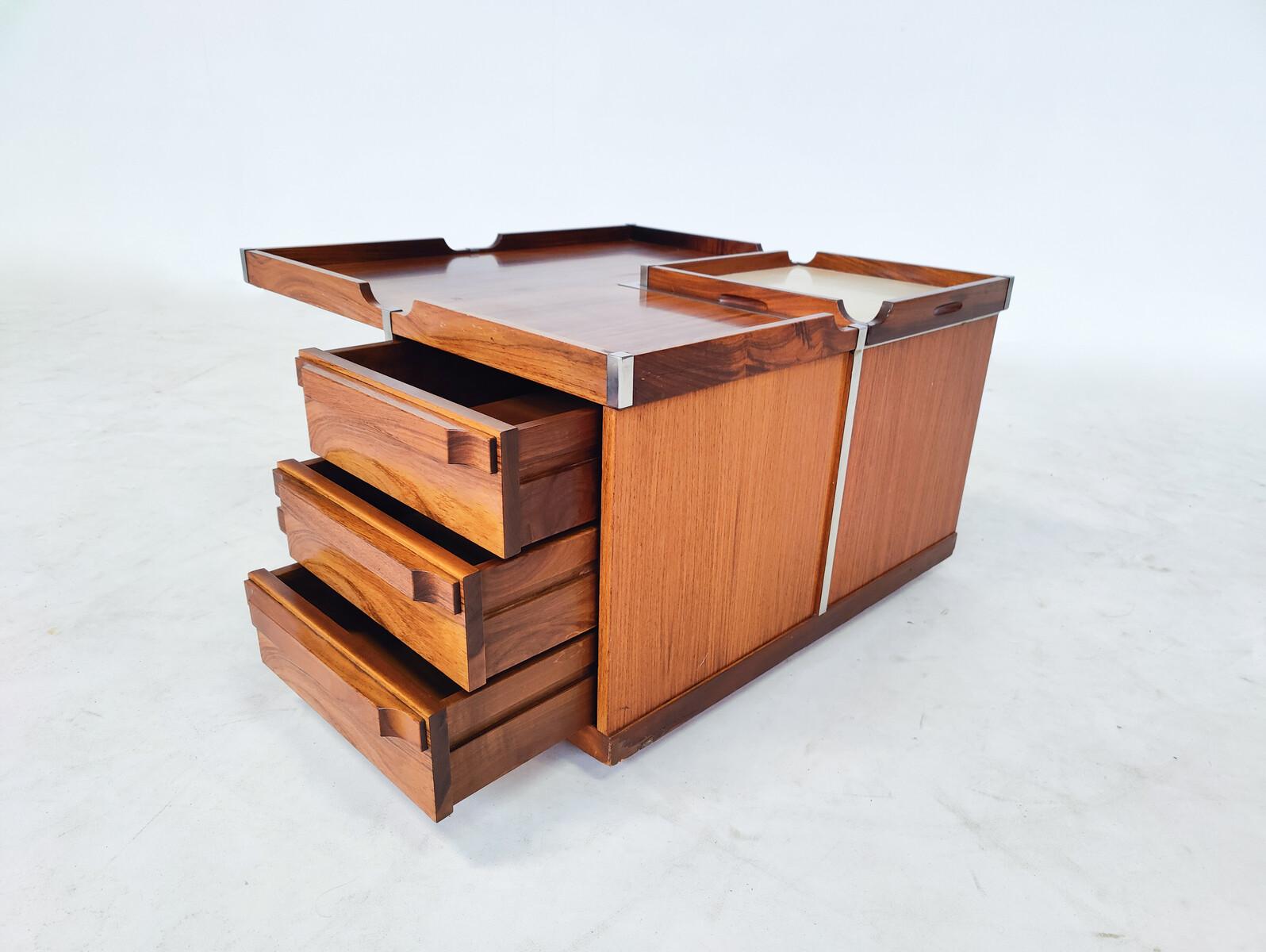 Mid-Century Modern Italian Modular Coffee Table with Built-in Storage by Fiarm, 1960s.