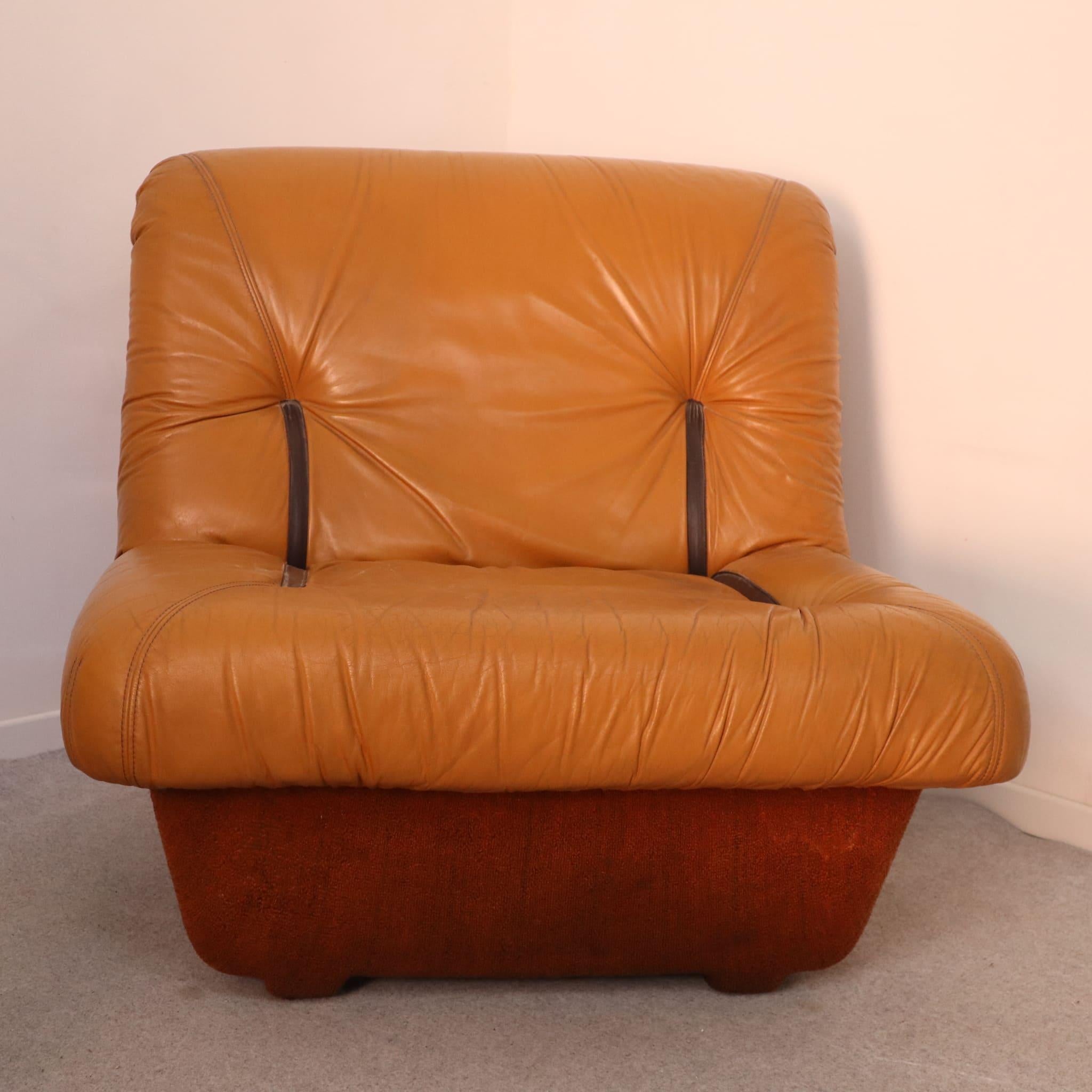 Italian Modular Leather Sofa by Lev & Lev, 1970s

Designed and produced by Lev & Lev in Italy during the 1970s, this exquisite modular sofa is a true example of Italian craftsmanship and innovative design. The five individual modules can be arranged