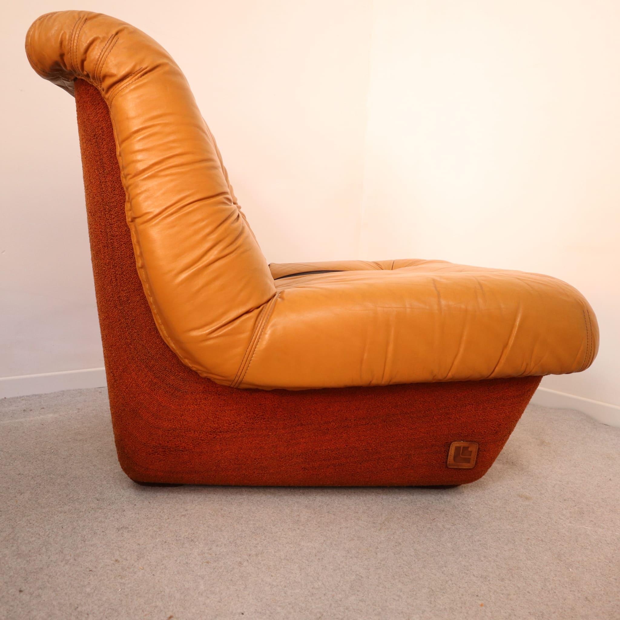 Mid-Century Modern Mid-century modern Italian Modular Leather Sofa by Lev & Lev, 1970s For Sale