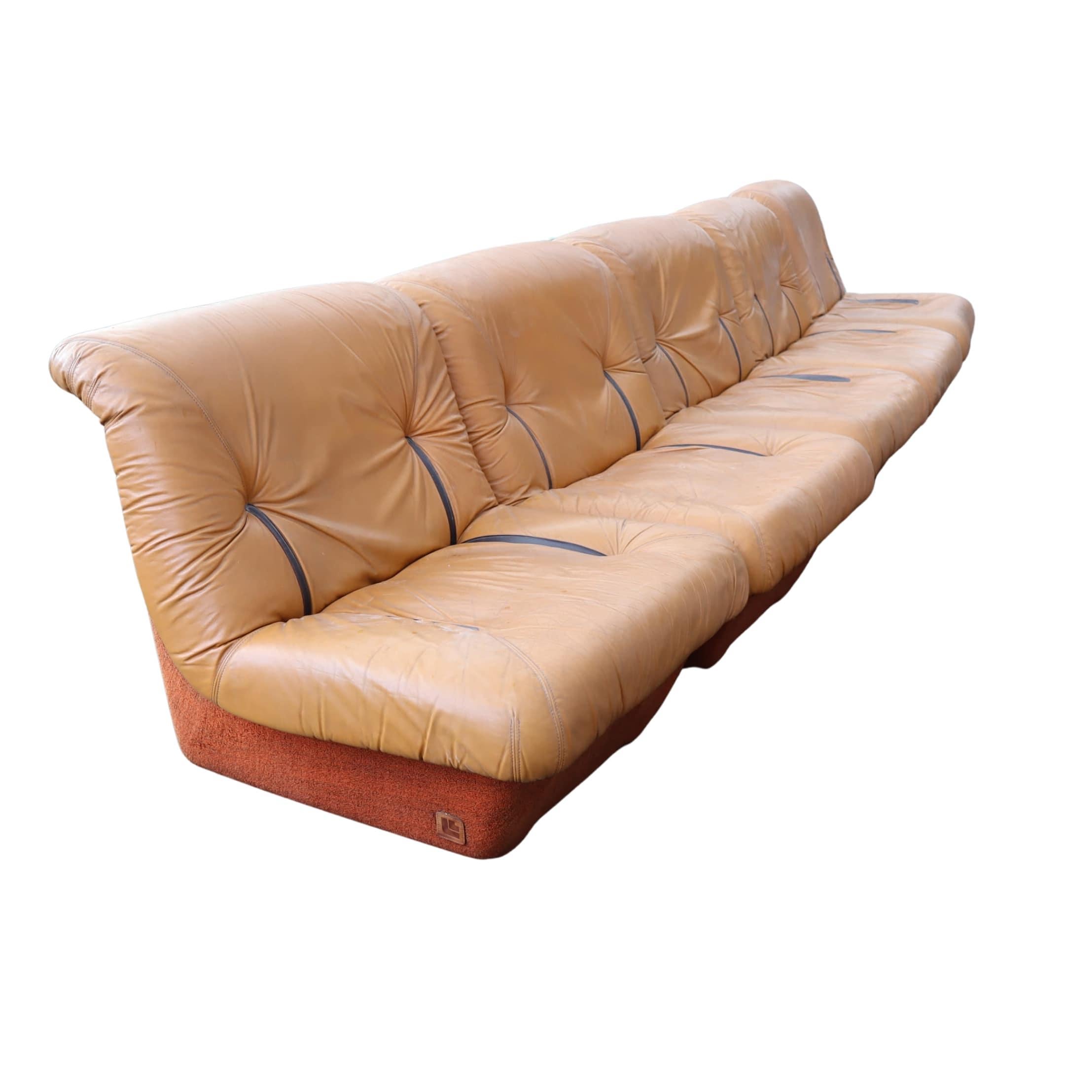 Mid-century modern Italian Modular Leather Sofa by Lev & Lev, 1970s For Sale 4