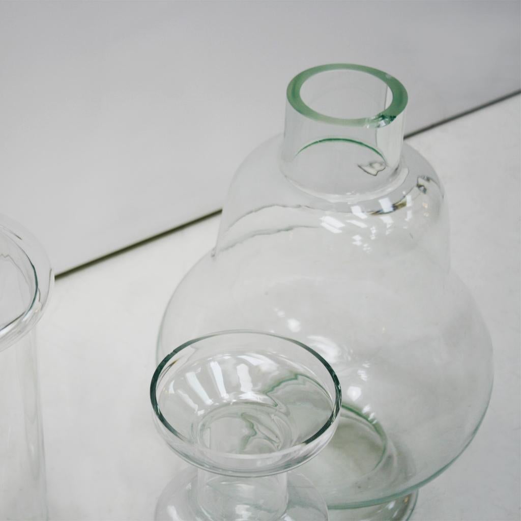 Vetro Vaso di vetro modellato italiano della metà del secolo scorso in vendita