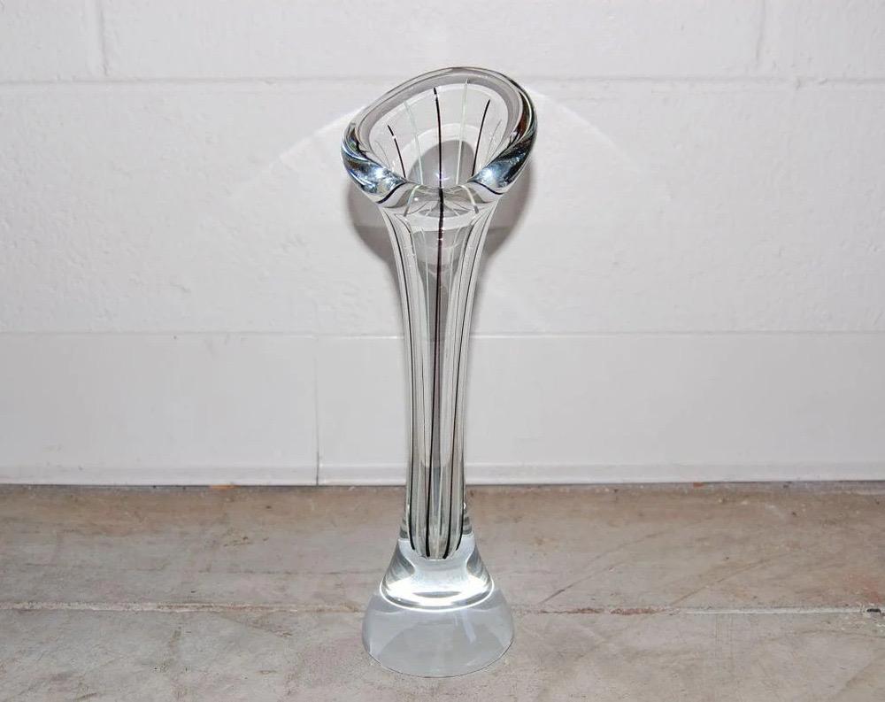 Hand-Crafted Mid-Century Modern Italian Murano Calla Lily Trumpet Art Glass Vase c. 1960s For Sale