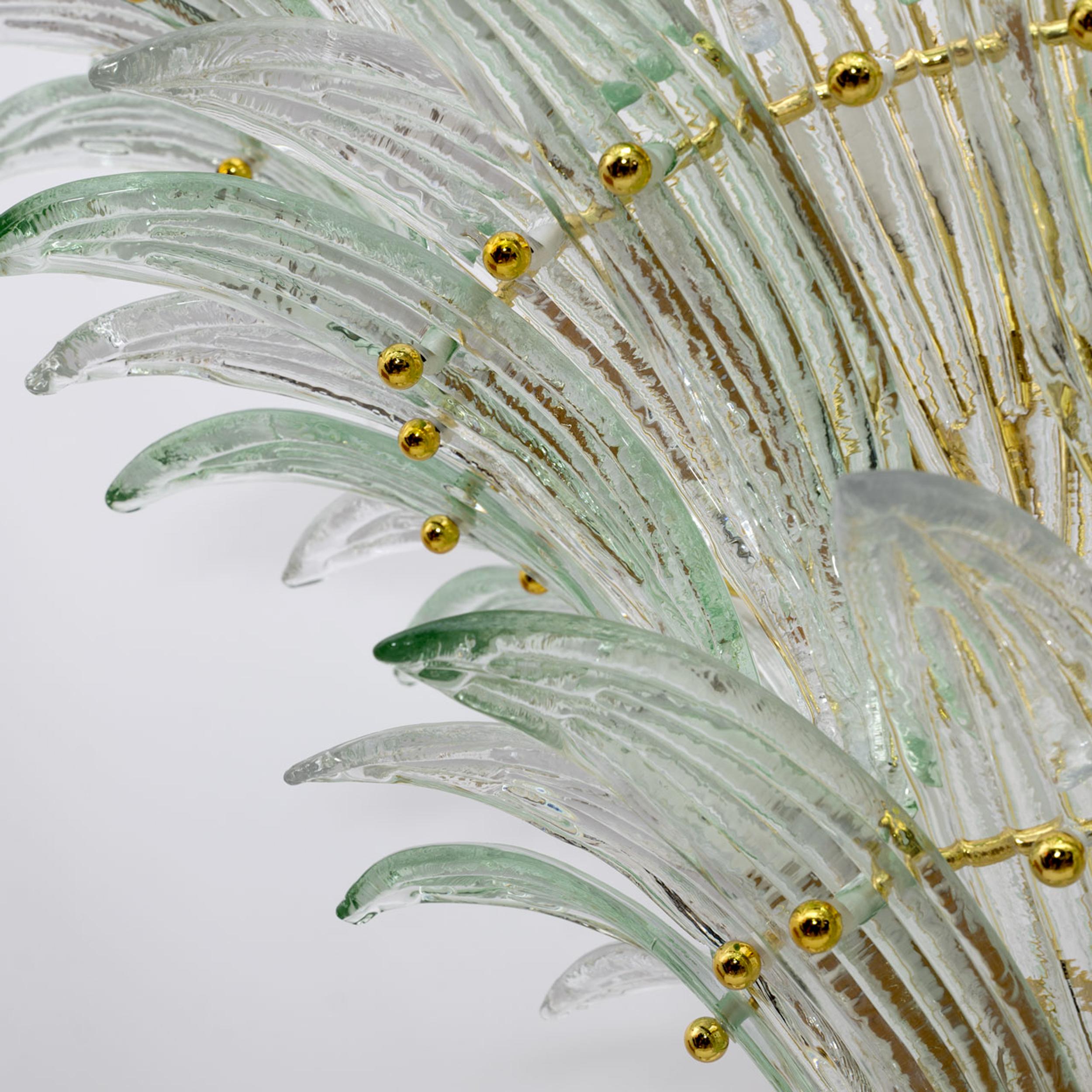 Mid-century Modern Italian Murano Glass and Brass Palmette Chandelier For Sale 5