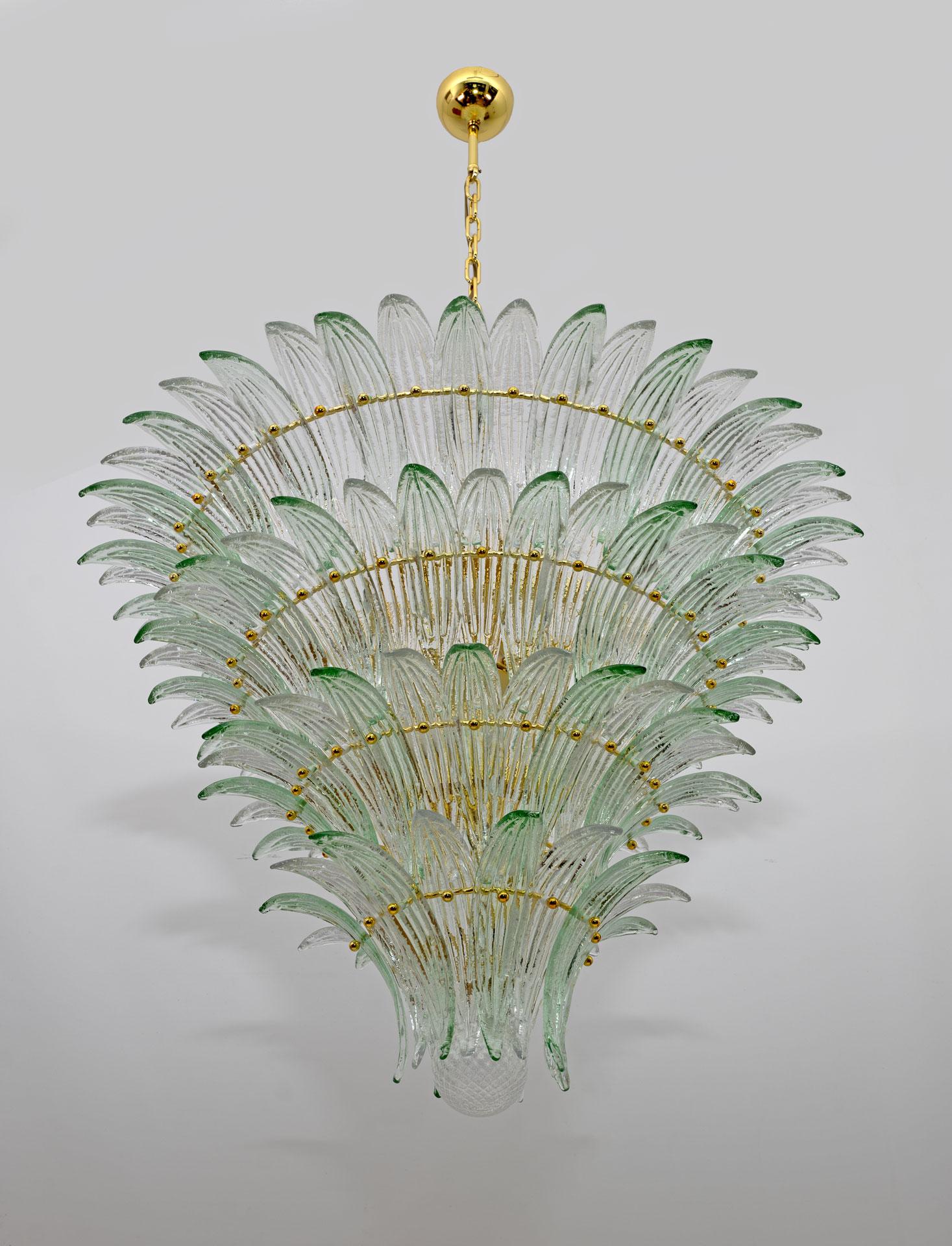 Mid-century Modern Italian Murano Glass and Brass Palmette Chandelier For Sale 1
