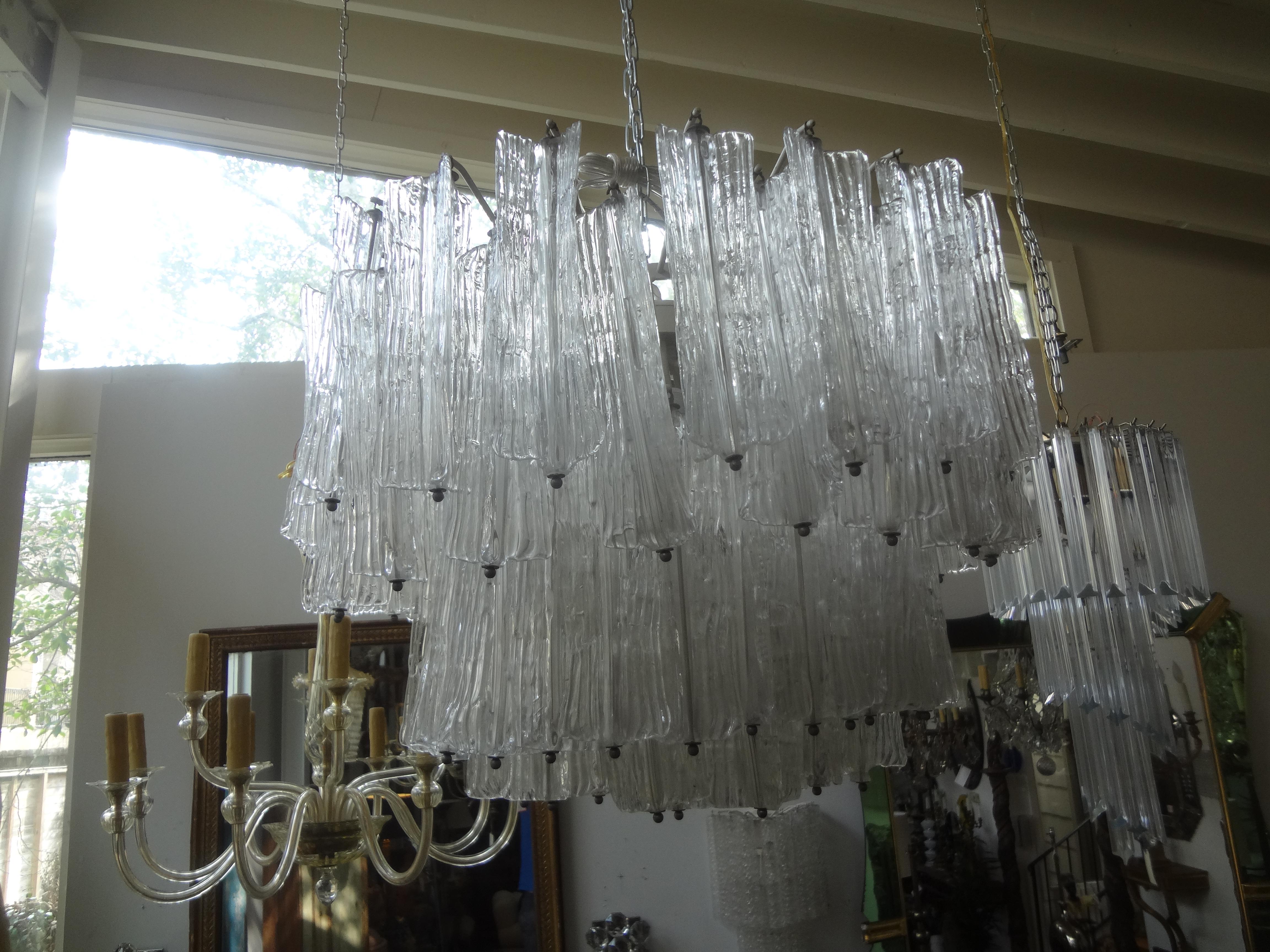 Mid-Century Modern Italian Murano Glass Chandelier Attributed to Venini For Sale 2