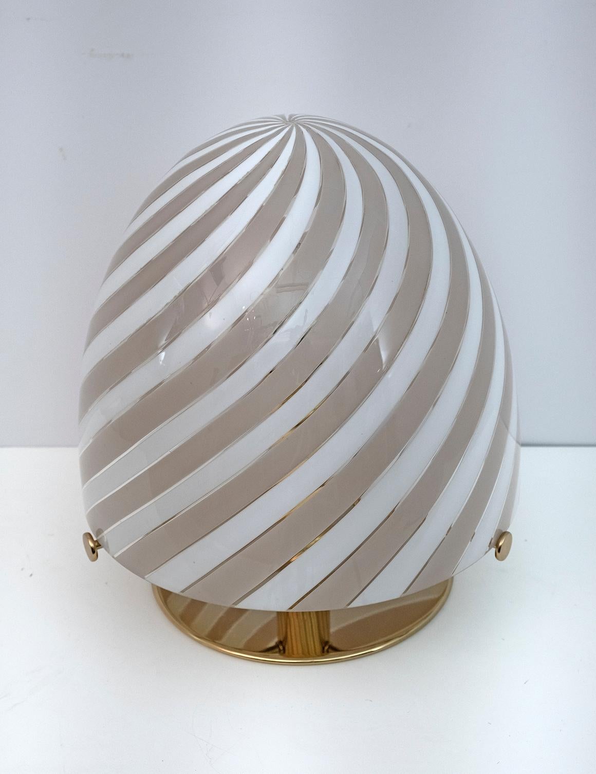 Late 20th Century Mid-Century Modern Italian Murano Glass Mushroom Spiral Table Lamp, 1970s